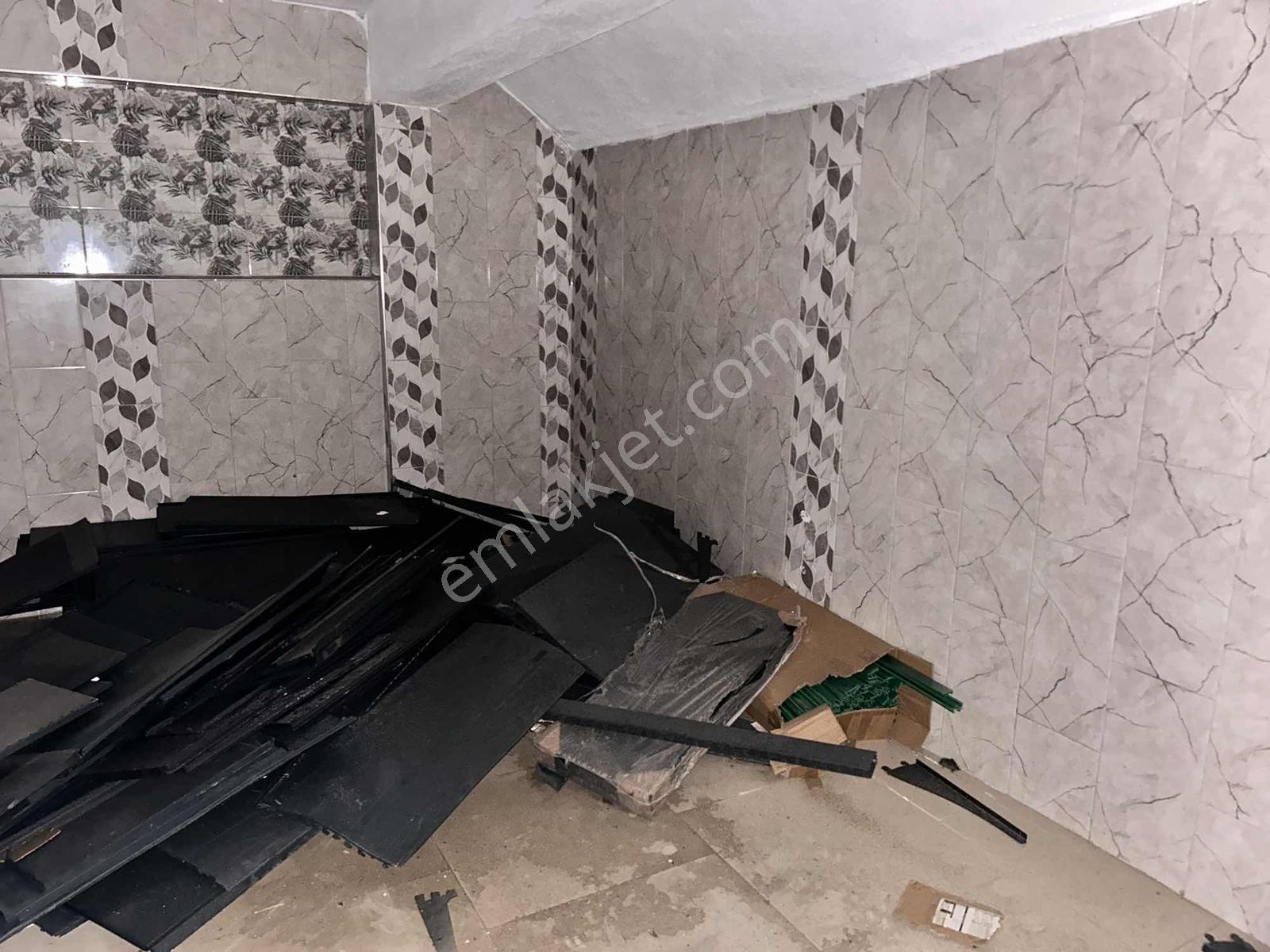 İsabeylide Bulvar Üzeri Kiralık 3 Katlı Dükkan - Görsel 4