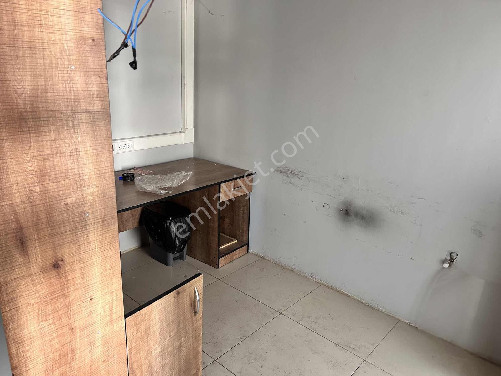 İsabeylide Bulvar Üzeri Kiralık 3 Katlı Dükkan - Görsel 17
