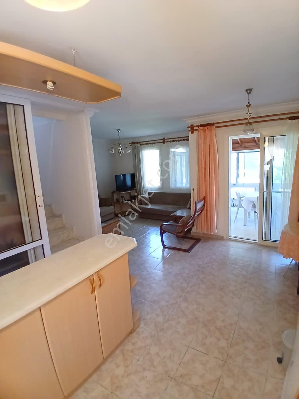 Çeşme Dalyan’da, Havuzlu Site İçinde Satılık 4+1 Köşe Villa - Görsel 16