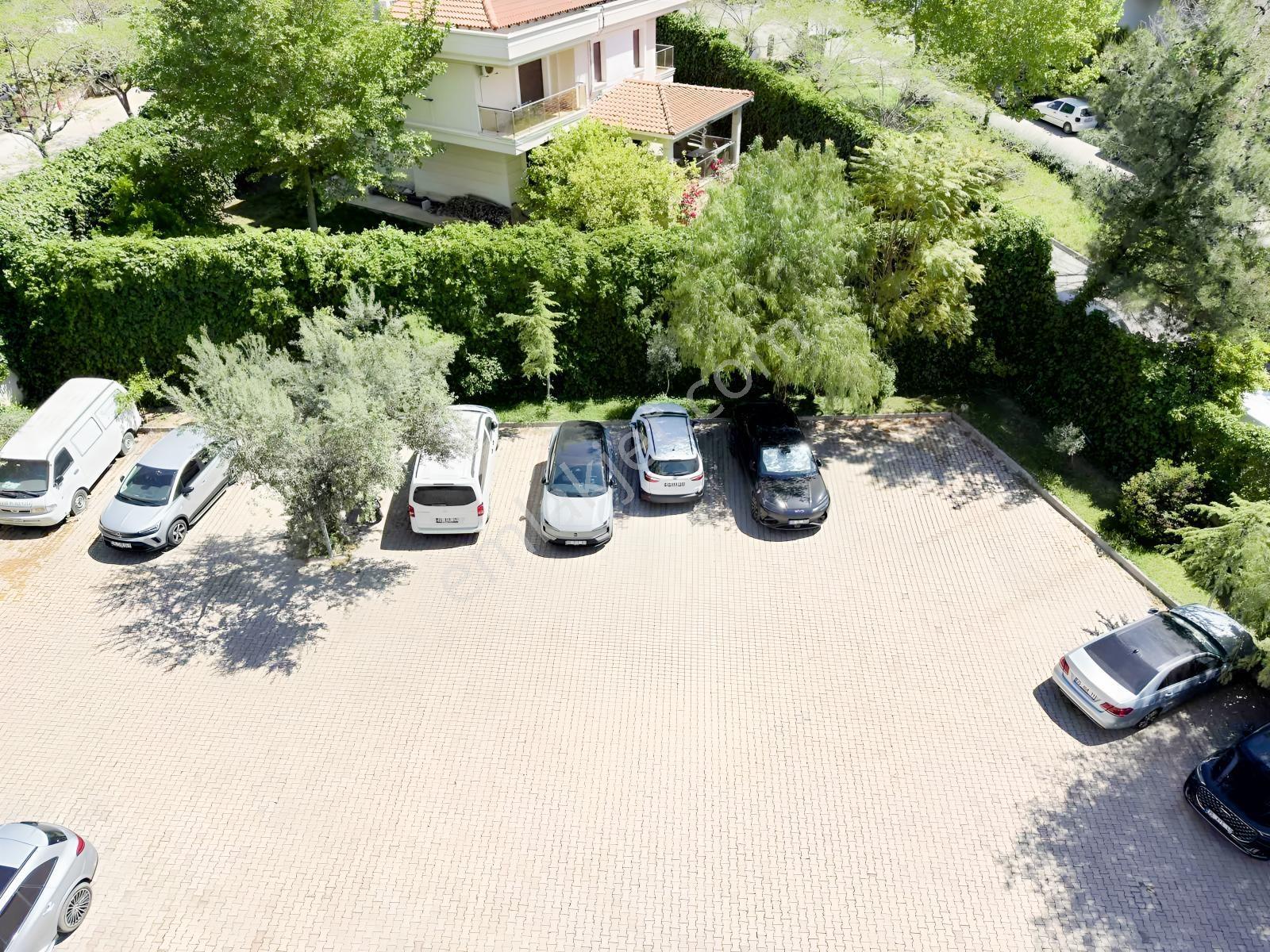 Bornova Evka 3 Te 4+1 Site İçinde Eşyalı Kiralık Daire - Görsel 13
