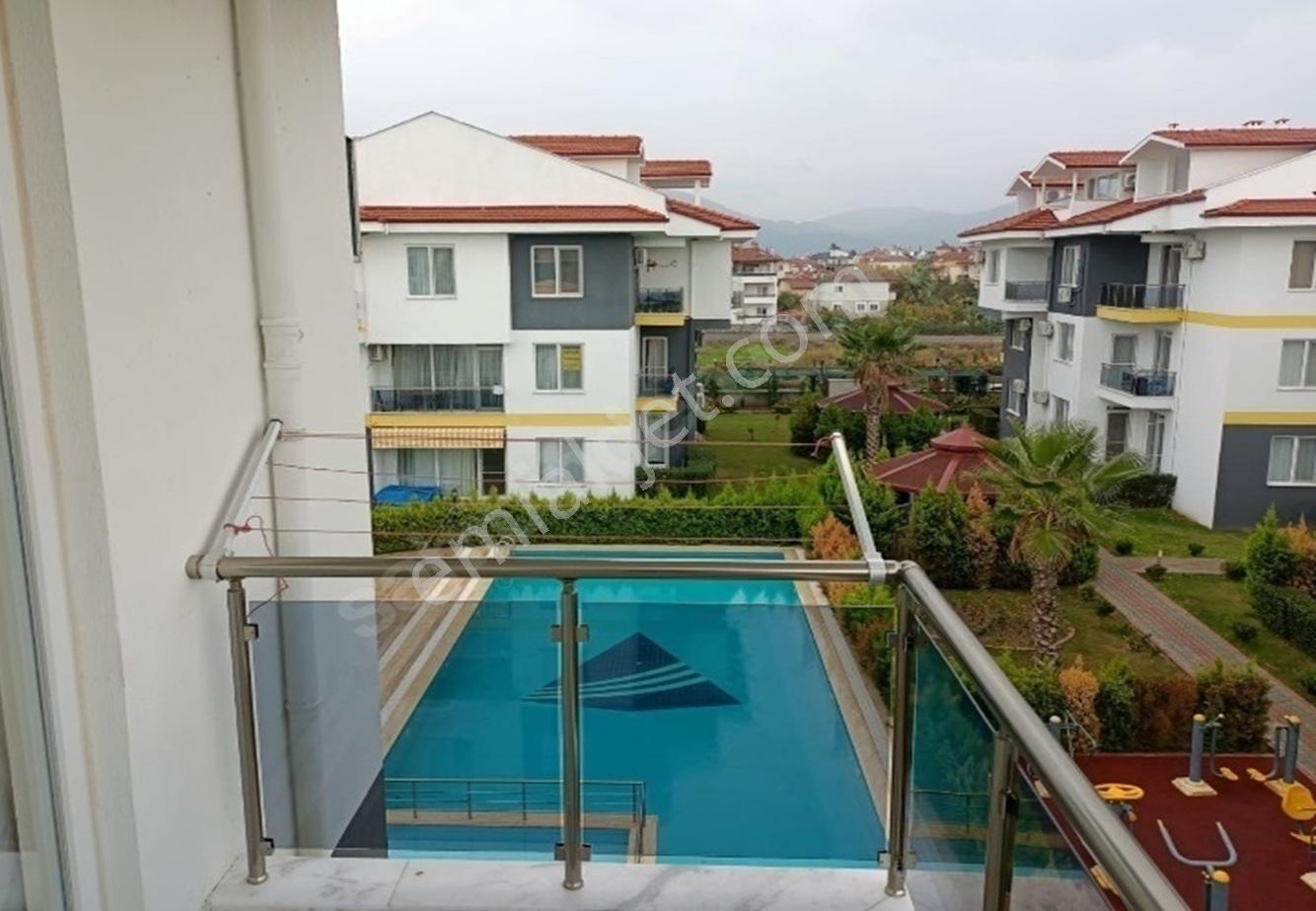 Büyük Havuz Muhteşem Lokasyon Tatil Köyü Gibi Site