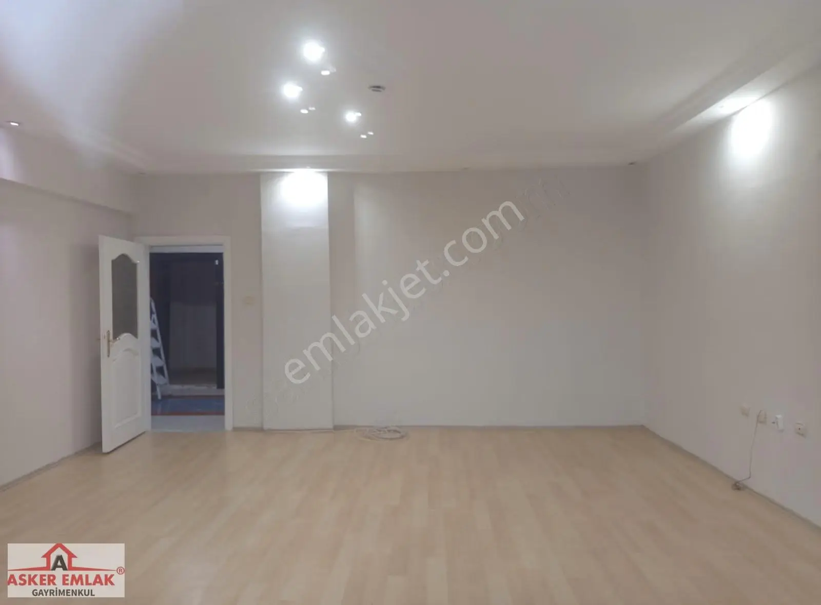 Acil ! Asker Emlak'tan Konak Mah Satılık 3+1 180m2 Daire - Görsel 24