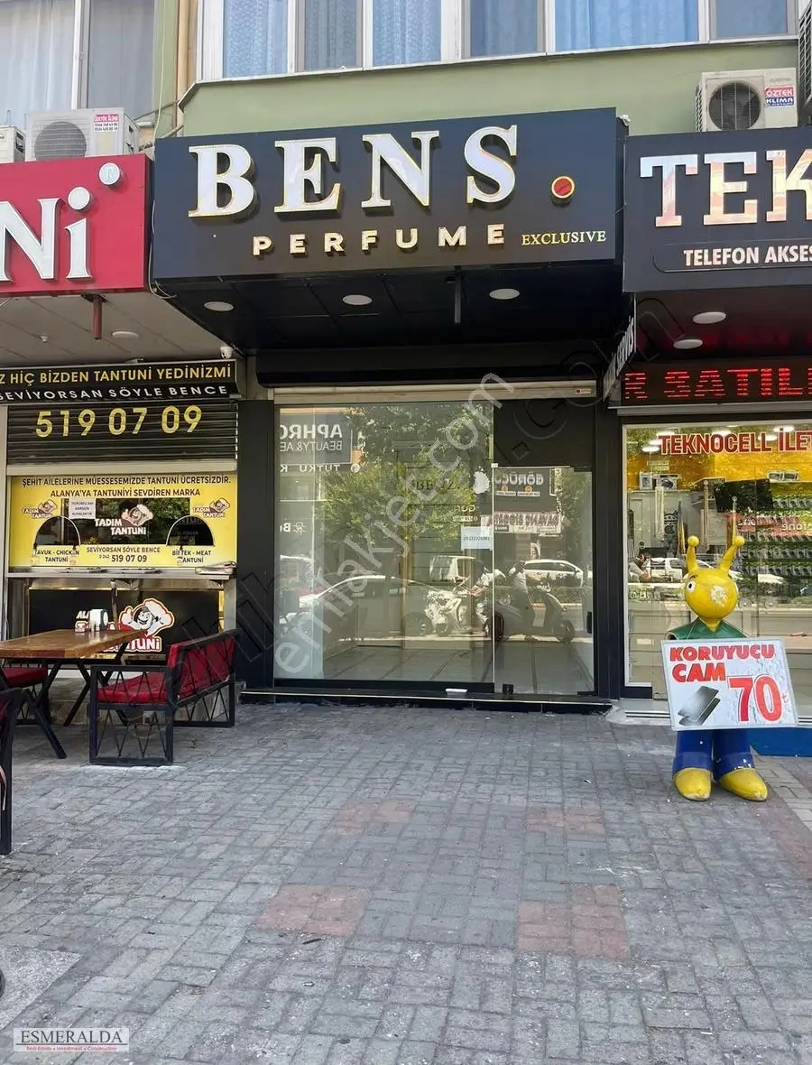 Alanya 25 Metre'lik Yol Üzerinde Satılık Dükkan