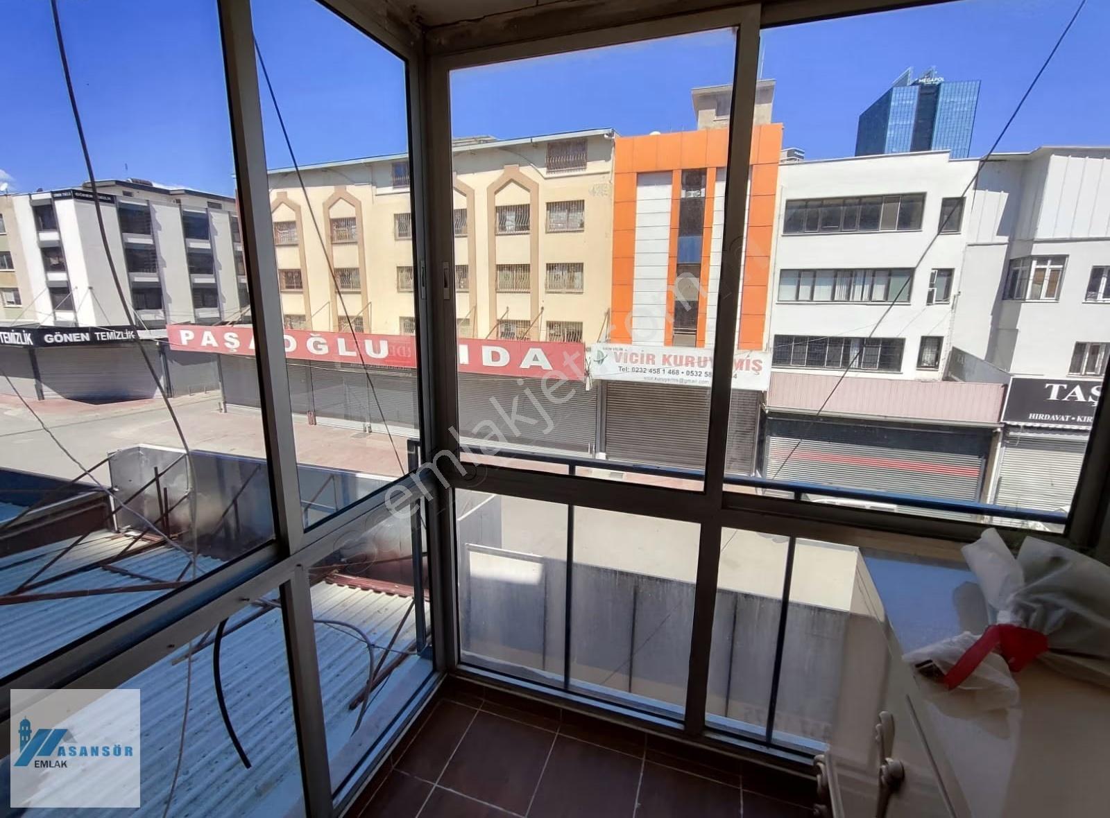 Gıda Çarşısında Ev Düzeninde Temiz Kiralık Atölye & Ofis - Görsel 21