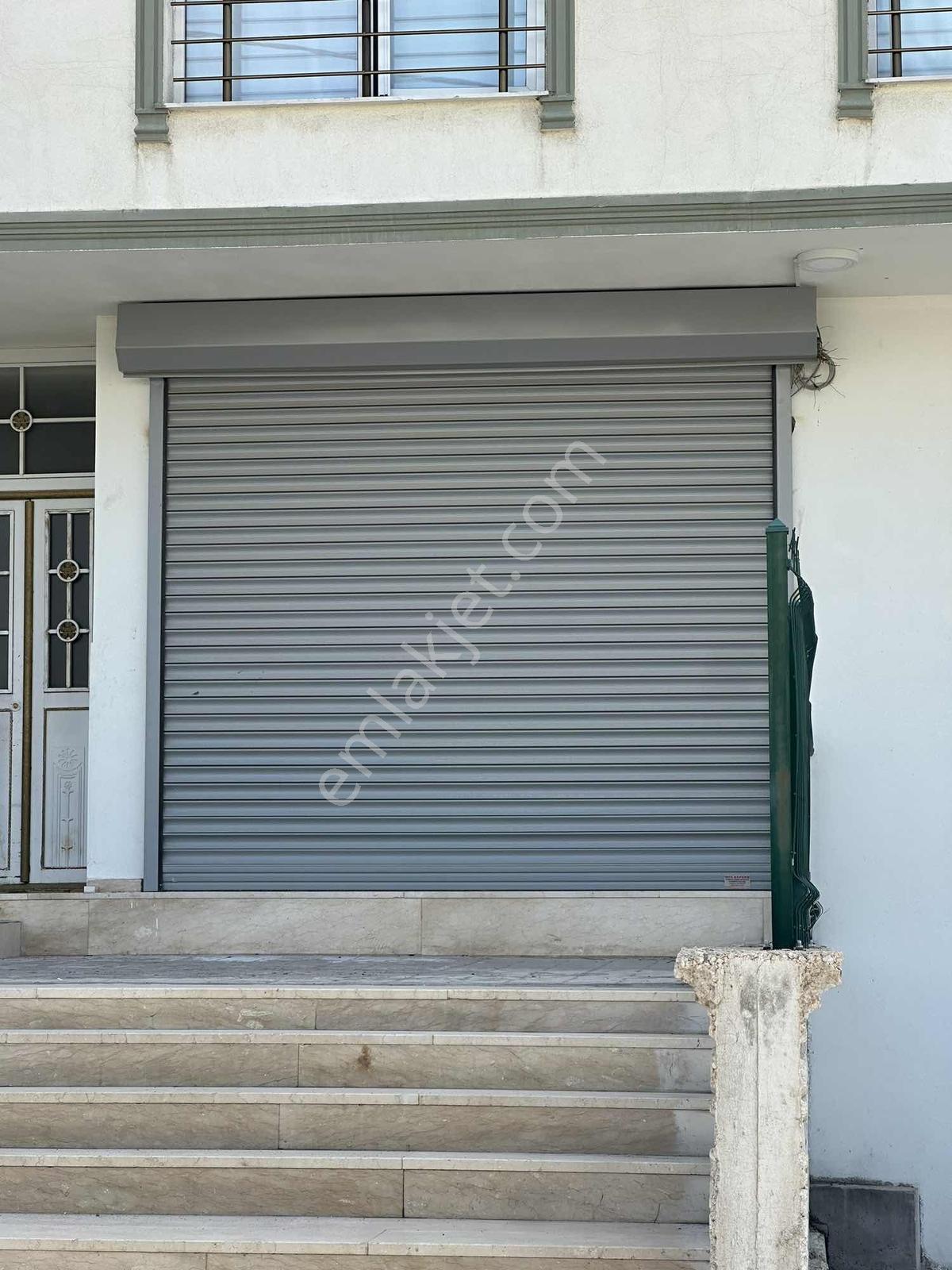 İpekyoluna 20mesafede Dükkan