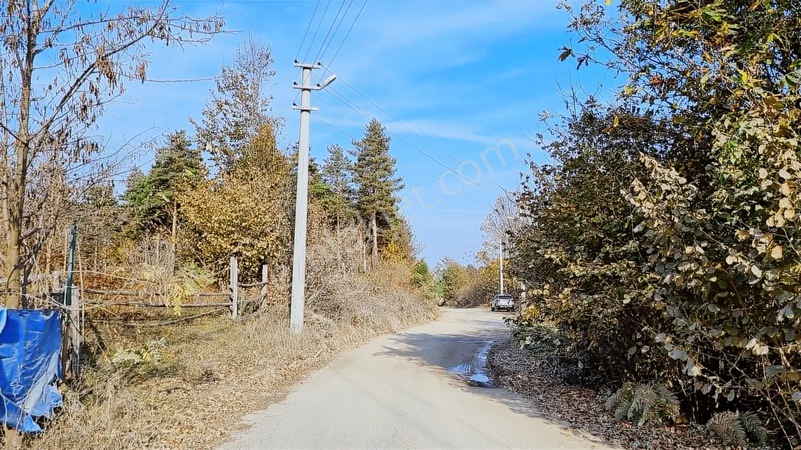 Sapanca Memnuniye'de 4030 Metrekare Yola Cephe Fırsat Tarla