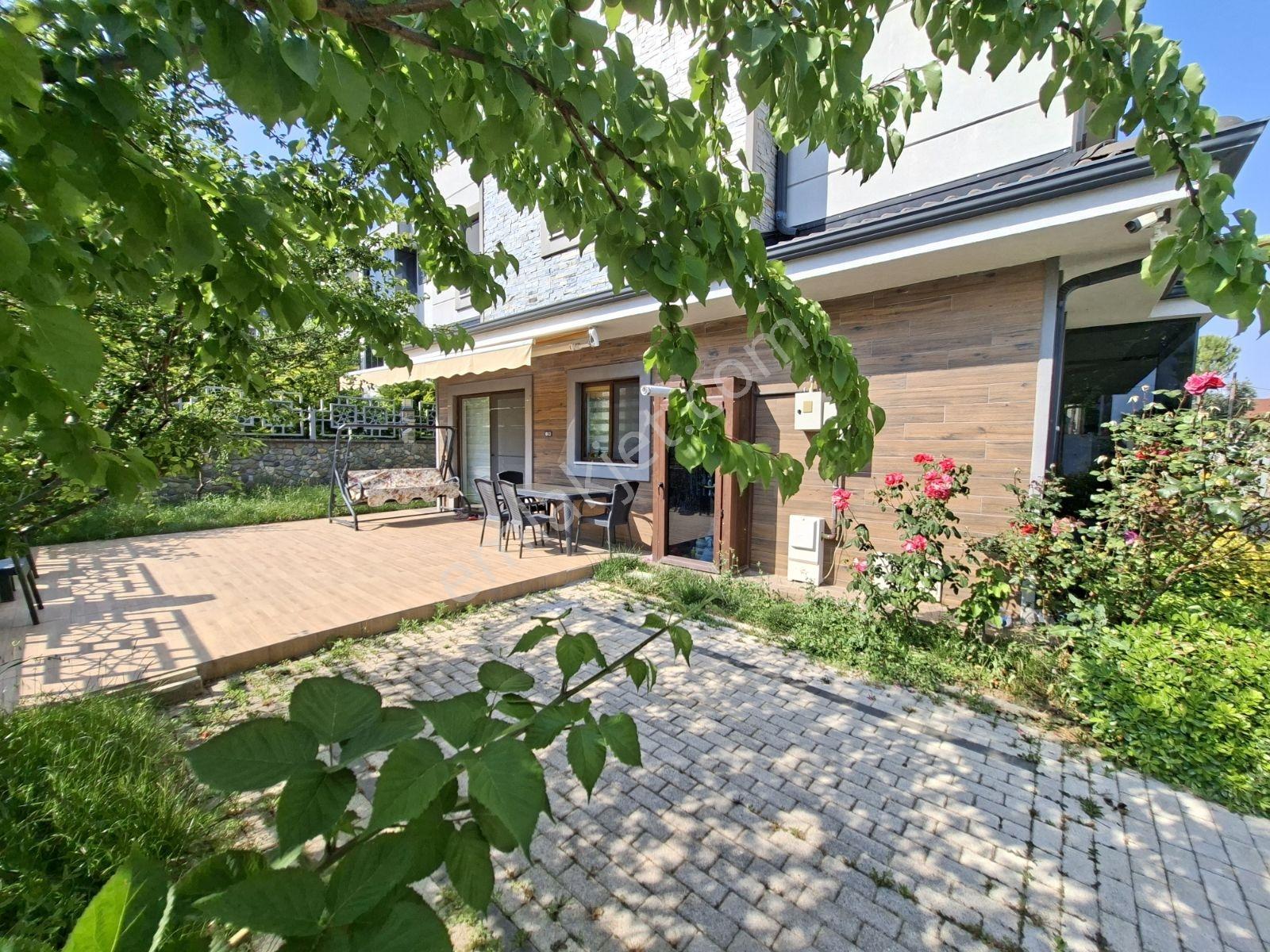 Demirci'de Doğa Manzaralı 5+1 Oda 150 M2 Bahçeli İkiz Villa - Görsel 10