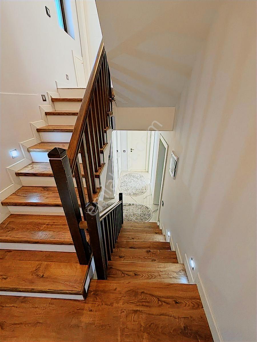 Demirci'de Doğa Manzaralı 5+1 Oda 150 M2 Bahçeli İkiz Villa - Görsel 6