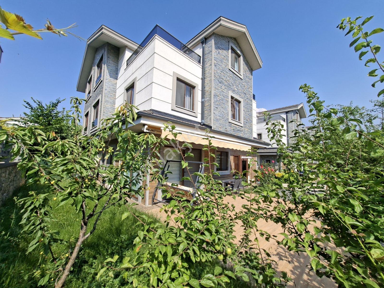 Demirci'de Doğa Manzaralı 5+1 Oda 150 M2 Bahçeli İkiz Villa - Görsel 36