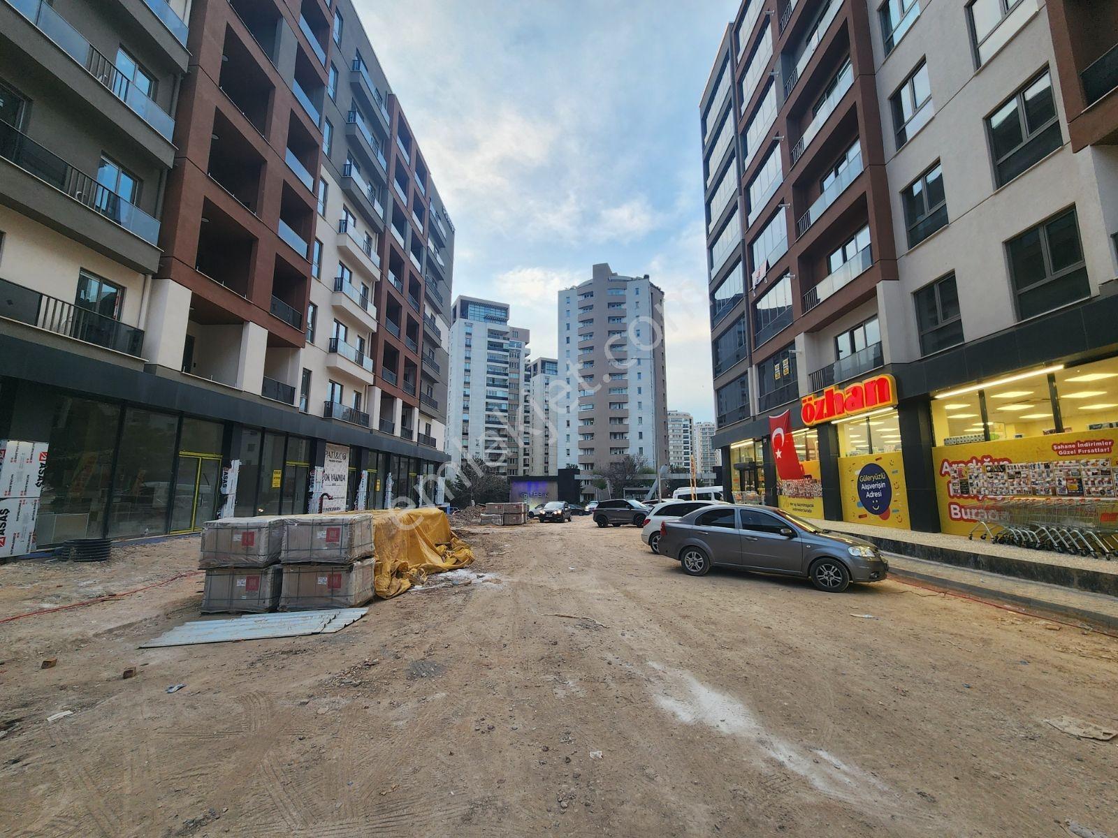 3 Dükkan, Elit Markaların Olduğu Bölgede Harika Dükkanlar