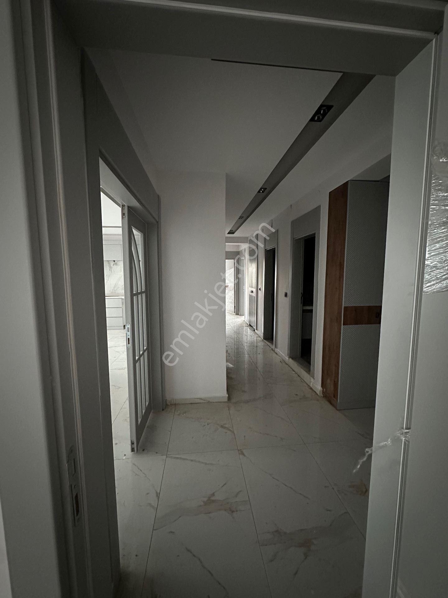 Zeydan Sitesi'nde Lüks 4+1 Daire - 175m² Fırsat! - Görsel 2