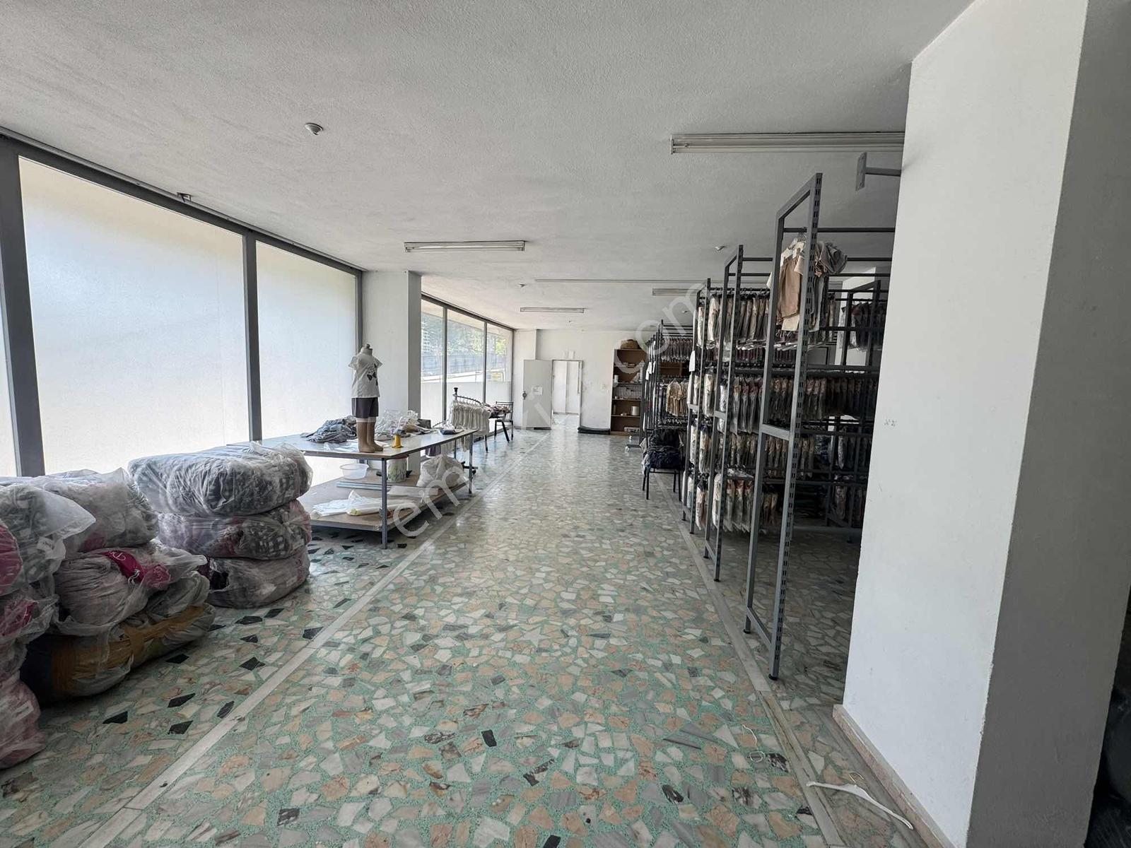 Barış Manço Kültür Merkezinin Altında Kiralık Dükkan - Görsel 20