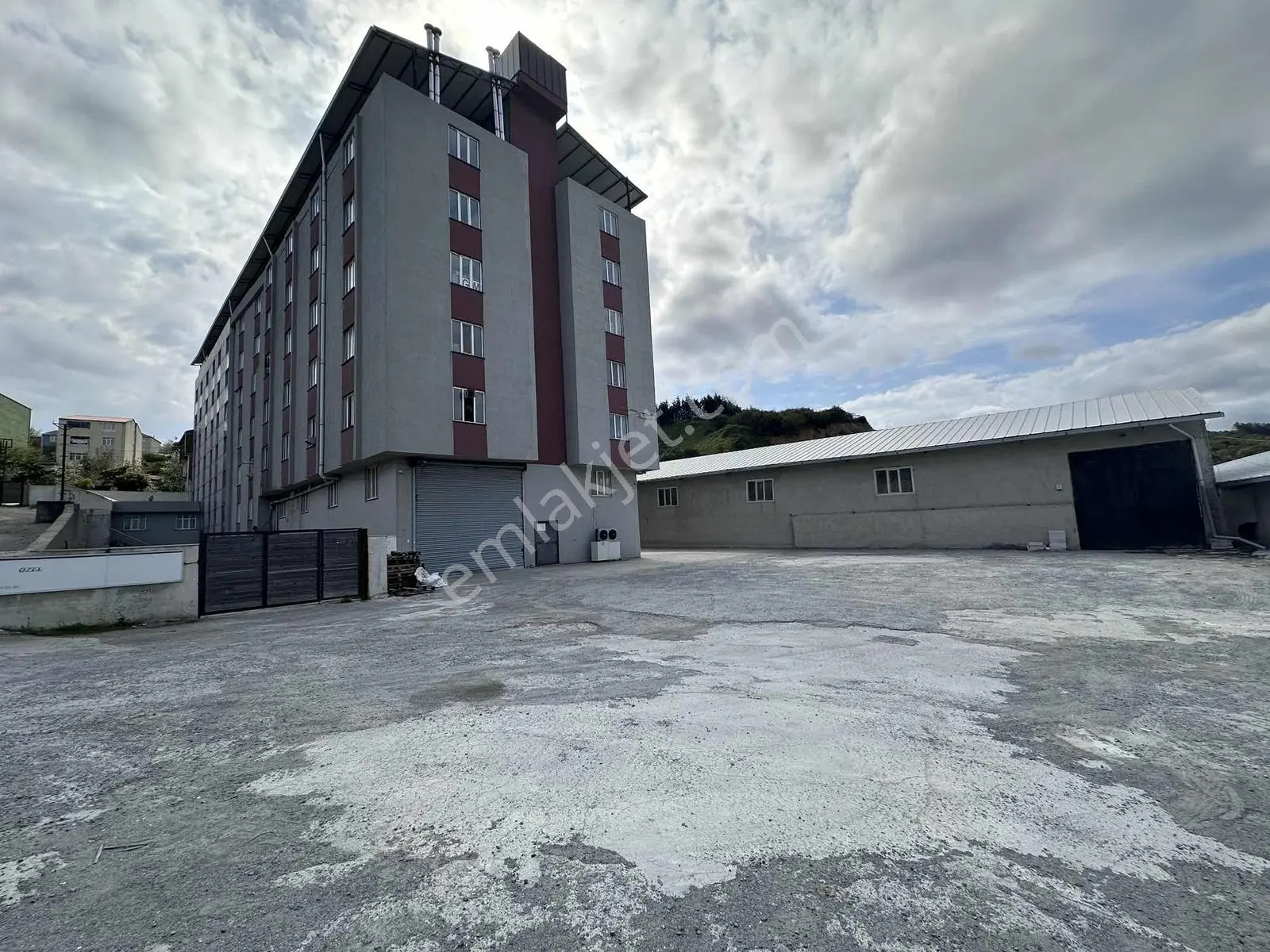 Yayla Merkezde Kiralık Yedi Katlı 7000 M2 Komple Fabrika - Görsel 27