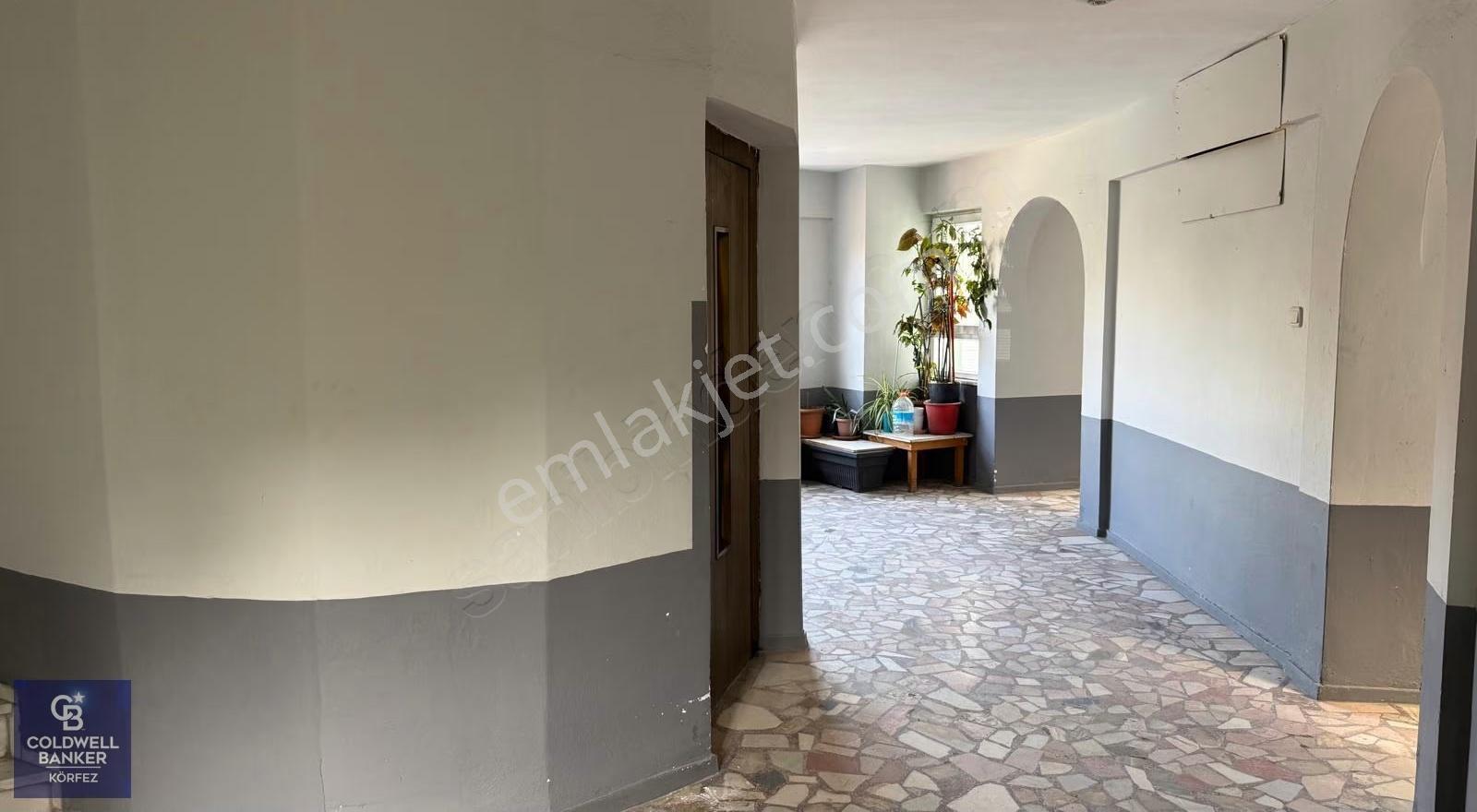 Edremitin En İşlek Caddesinde 3+1 Kiralık Daire - Görsel 2