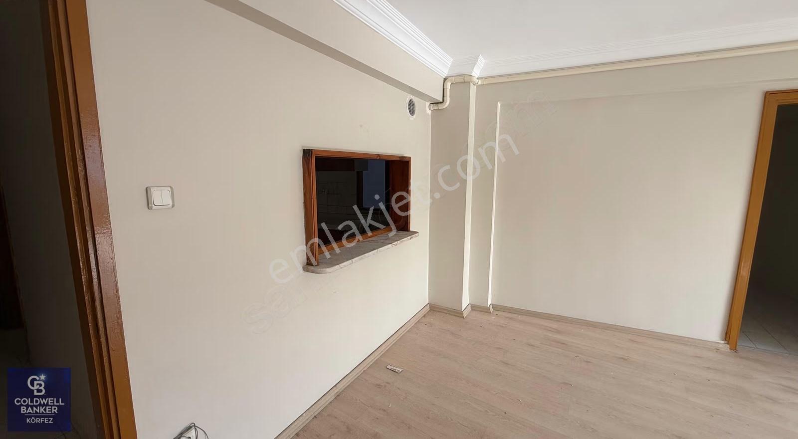 Edremitin En İşlek Caddesinde 3+1 Kiralık Daire - Görsel 11