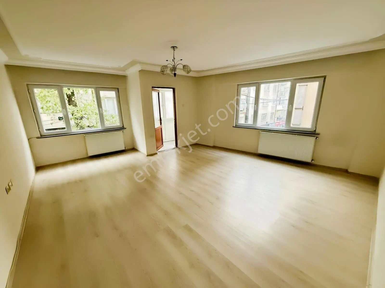 Bm Real Estate Gazcılar'da Kiralık 2+1 Asansörlü Daire