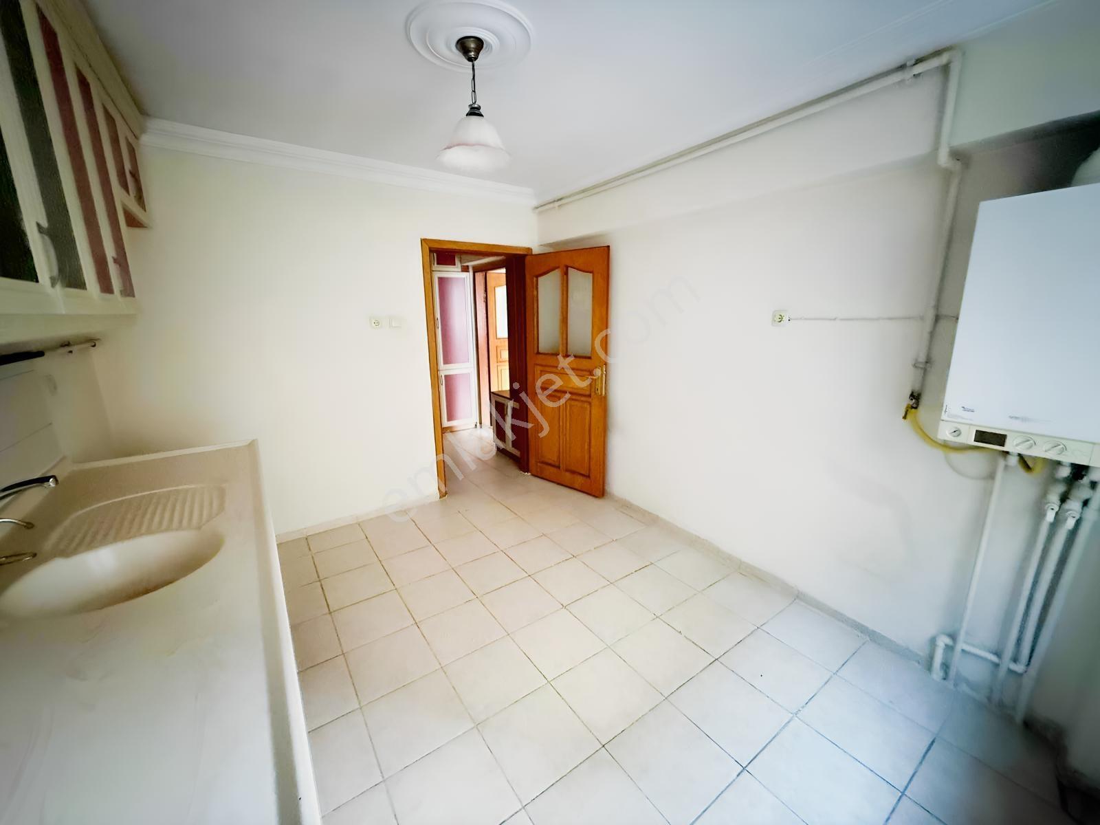 Bm Real Estate Gazcılar'da Kiralık 2+1 Asansörlü Daire - Görsel 24
