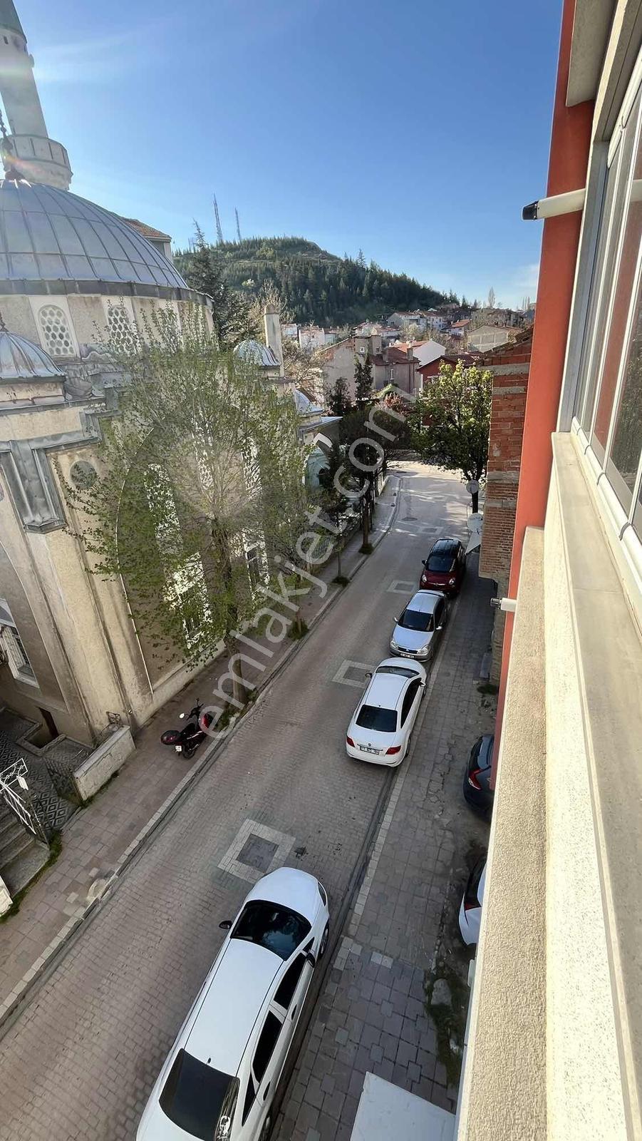 Merkezi Konum 3+1 Eşyalı Kiralık Kullanışlı Daire - Görsel 19