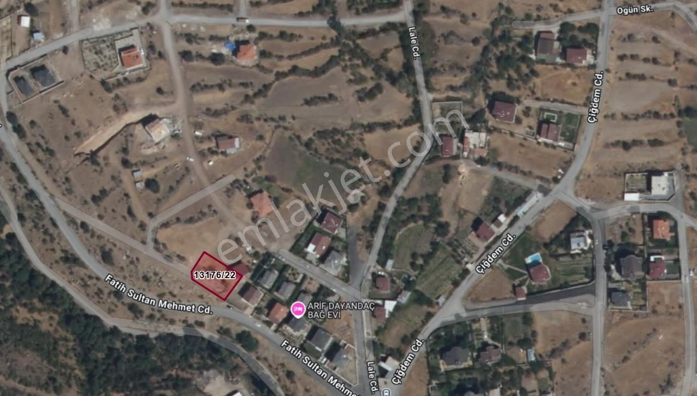 Kıranardı Mah. 704 M² Temiz Villa Parseli