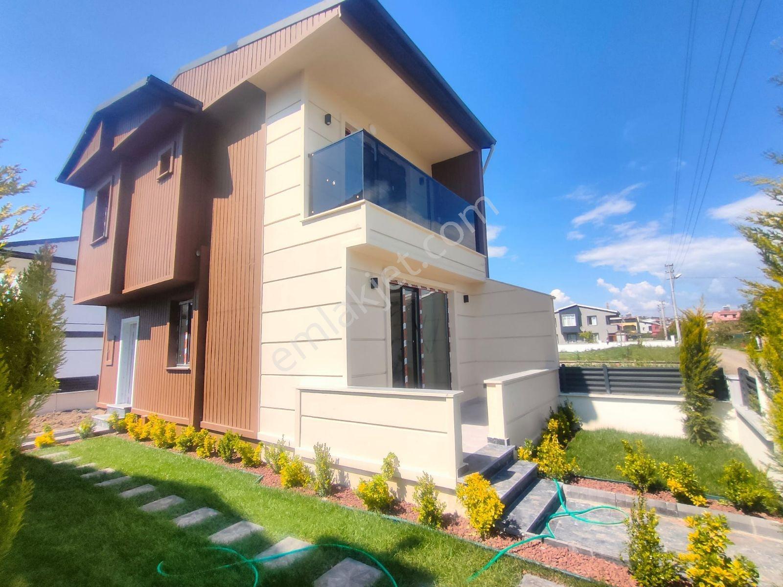 Kartallar'dan Merkezde Büyük Bahçeli Şirinmi Şirin Yazlık Villa. - Görsel 16