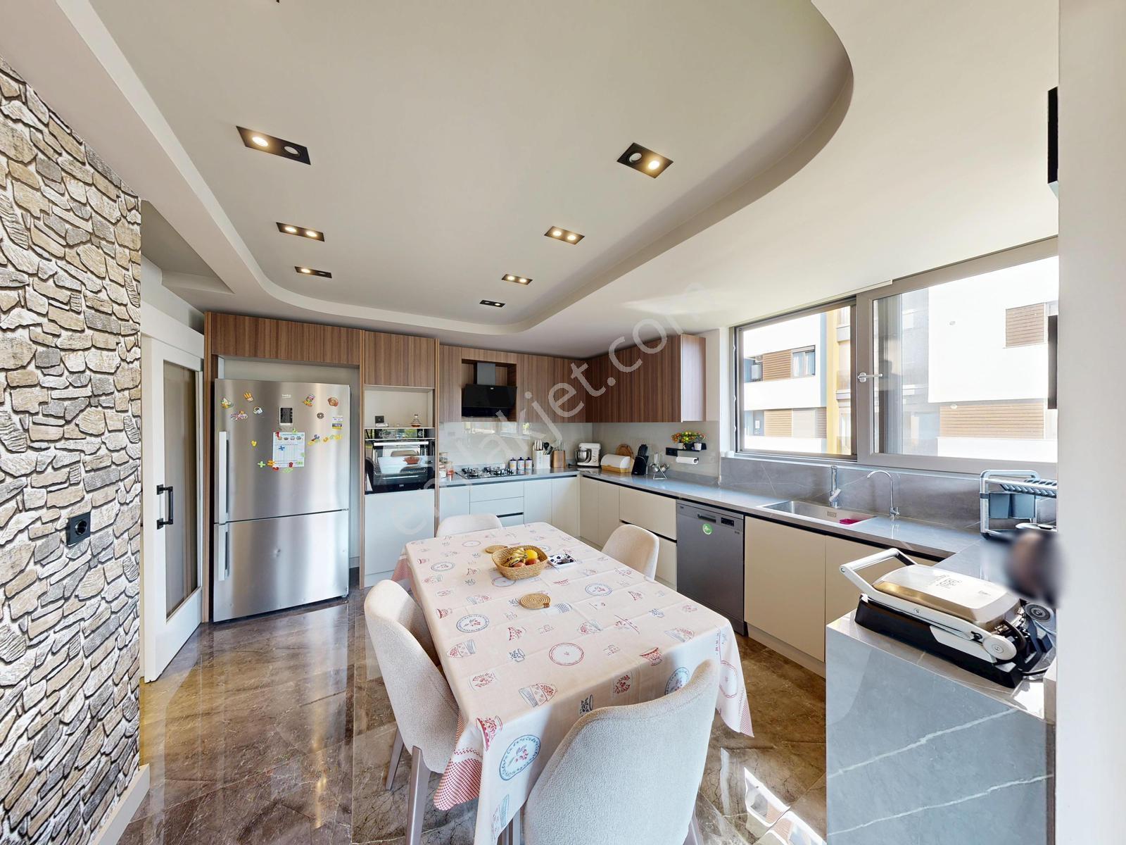 Orman Palace'de Satılık 3+1 205m2 Özel Tasarım Lüx Daire - Görsel 11