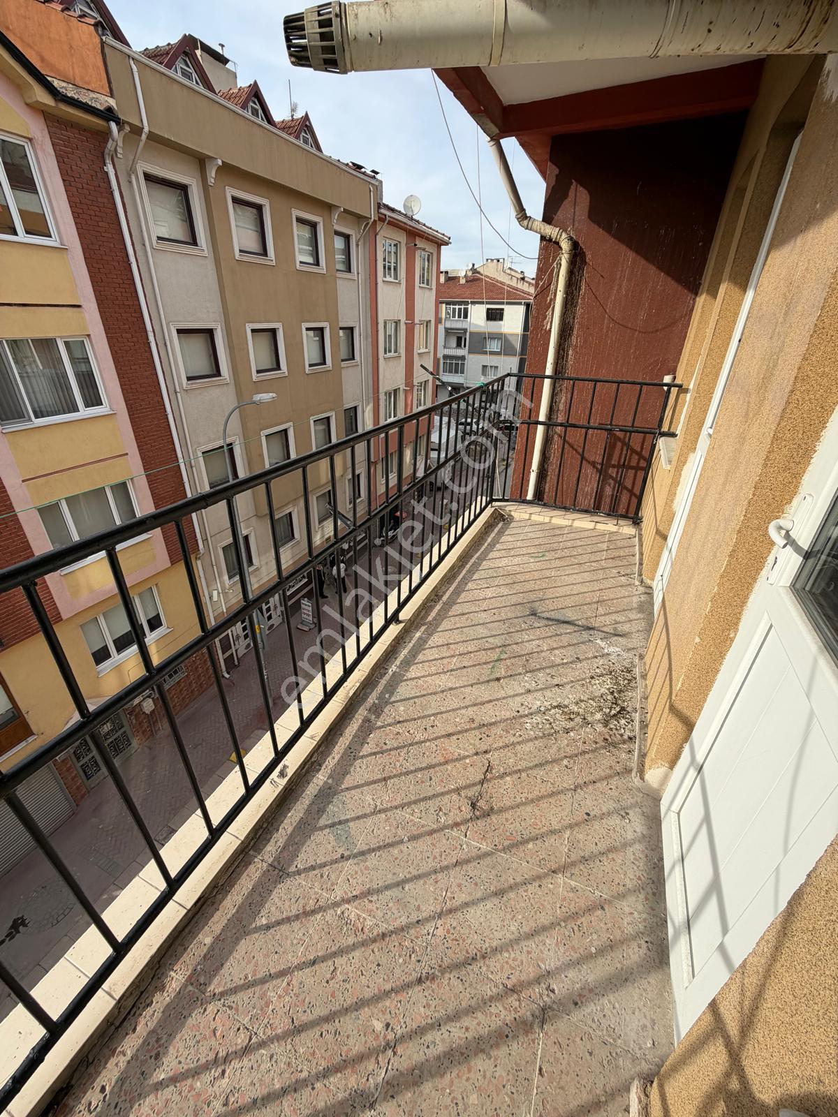 Oscar'dan Yenibağlar'da Seylap Caddesi Yakını Balkonlu 3+1 - Görsel 12
