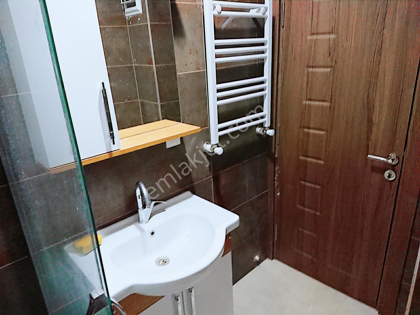 Kocamustafapaşa Asansörlü Yeni Bina Merkezi Konum 60mk 1+1 - Görsel 20