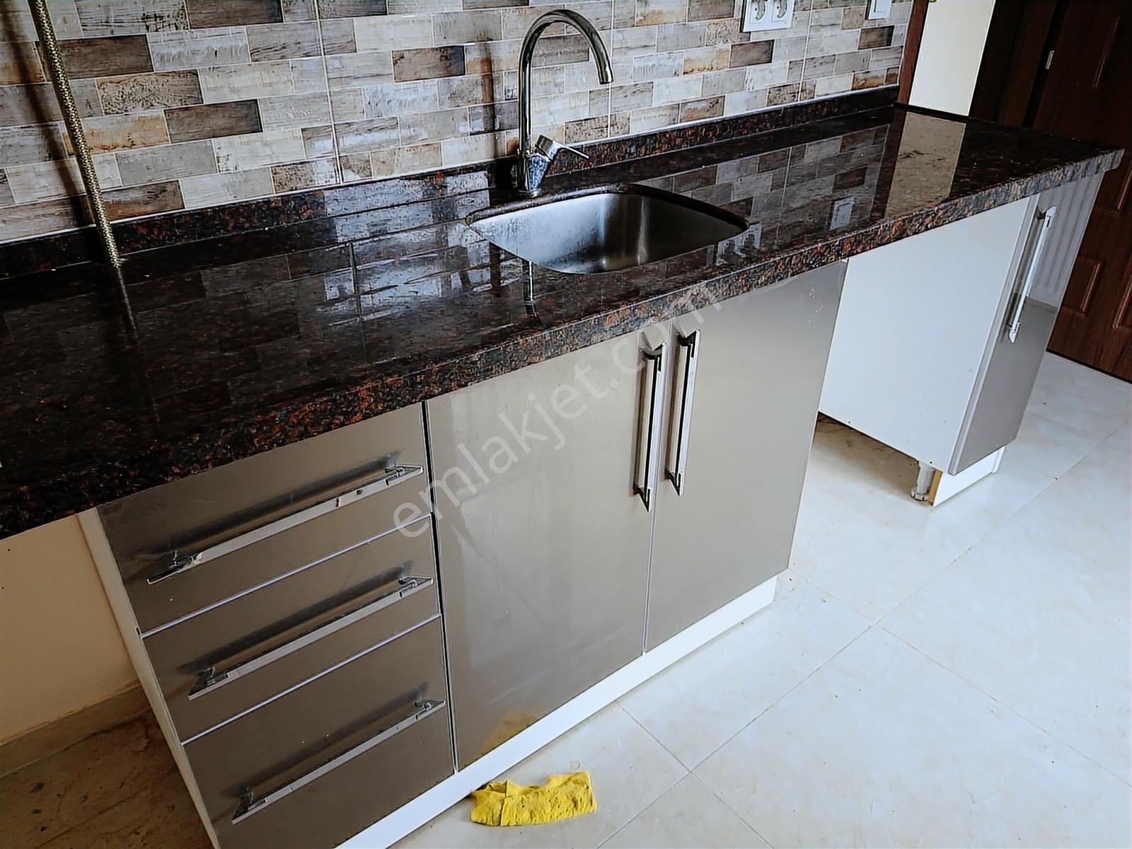 Kocamustafapaşa Asansörlü Yeni Bina Merkezi Konum 60mk 1+1 - Görsel 2