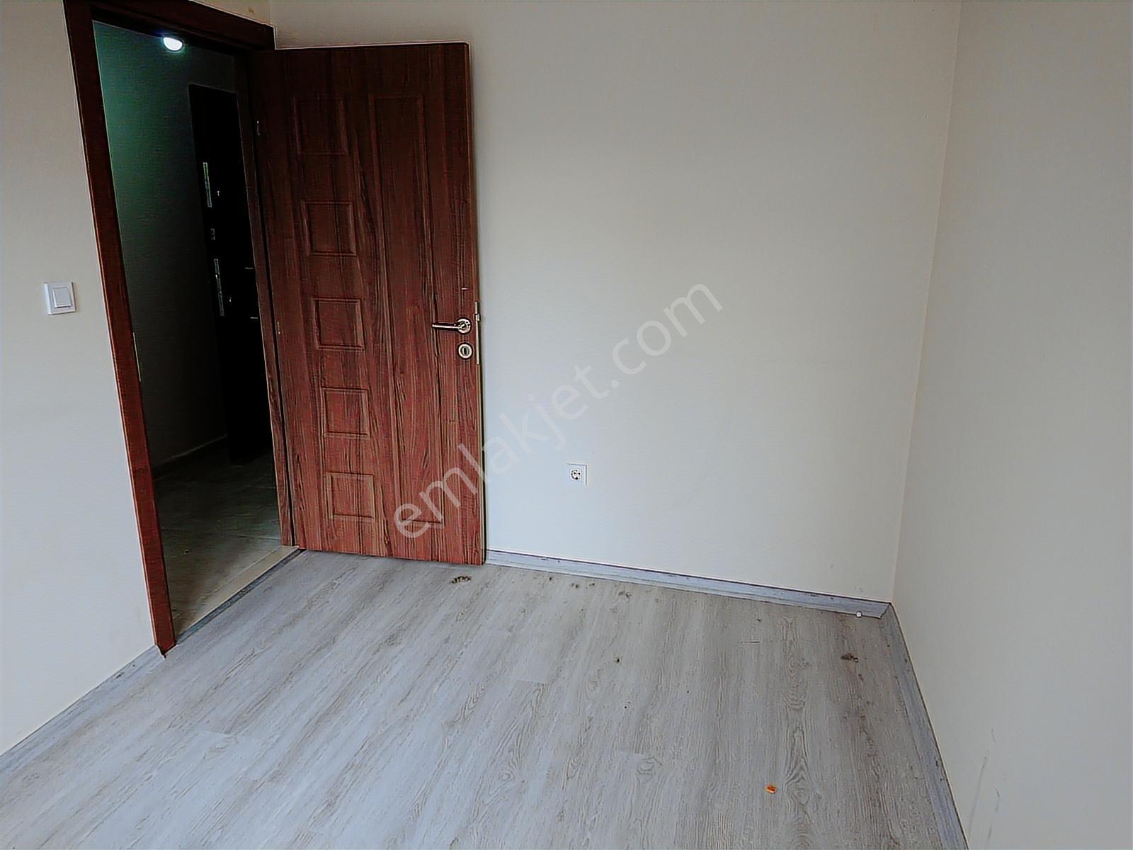 Kocamustafapaşa Asansörlü Yeni Bina Merkezi Konum 60mk 1+1 - Görsel 19