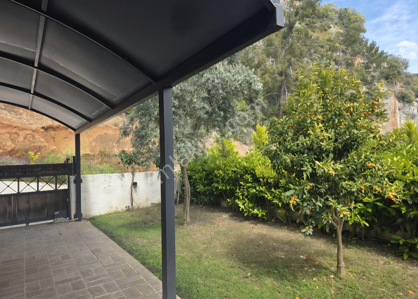 Göcek-manzaralı, Eşyalı, Yerden Isıtmalı Ve Donanımlı 4+1 Villa - Görsel 27