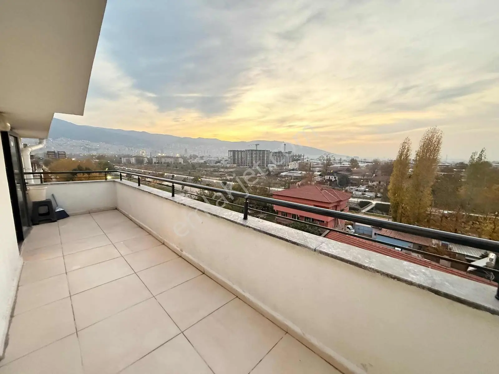 Bm Real Estate Millet Mah'de Satılık 3+1 Dubleks Daire - Görsel 4