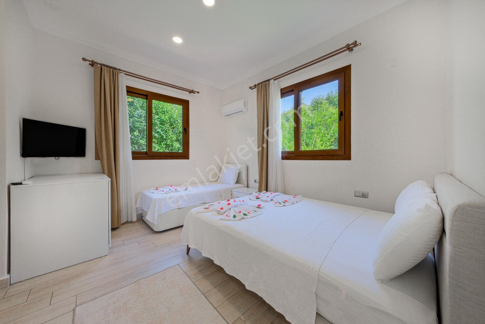 Kayaköy'de Uzun Dönem Kiralık Villa (ısıtmalı Havuz) - Görsel 2