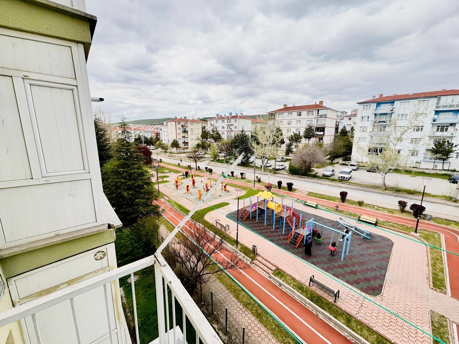 A L C Den Site İci Metro Yakını Ara Katta 3+1 Satılık - Görsel 31