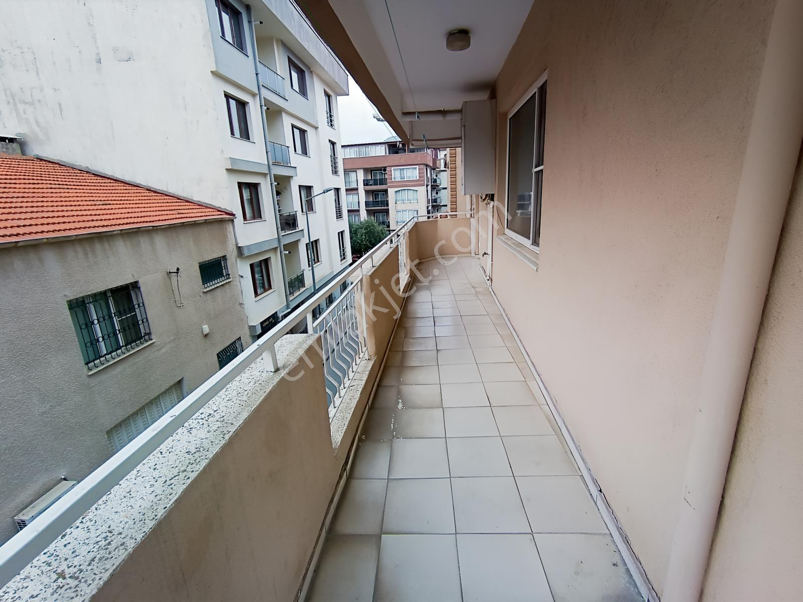 Söke Lisesi Sokağında 135 M2 Ayrı Mutfak Kiralık 3+1 Daire - Görsel 17