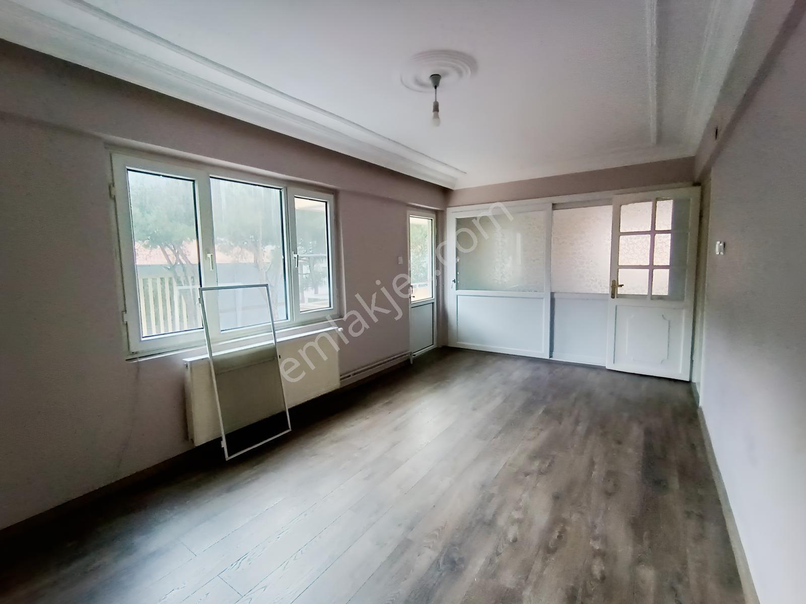 Söke Lisesi Sokağında 135 M2 Ayrı Mutfak Kiralık 3+1 Daire - Görsel 14