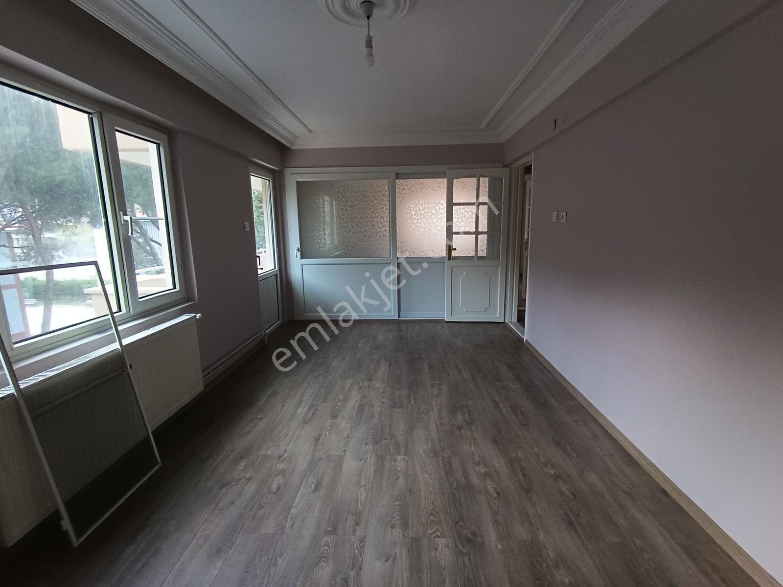 Söke Lisesi Sokağında 135 M2 Ayrı Mutfak Kiralık 3+1 Daire - Görsel 15