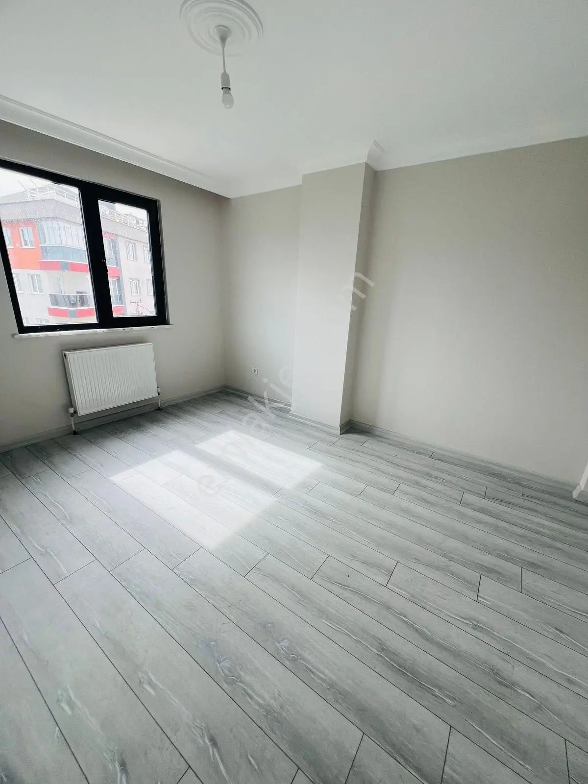 İstanbul Sancaktepe Yunusemre Mah Satlık 2+1 Ara Kat 88 M² Daire
