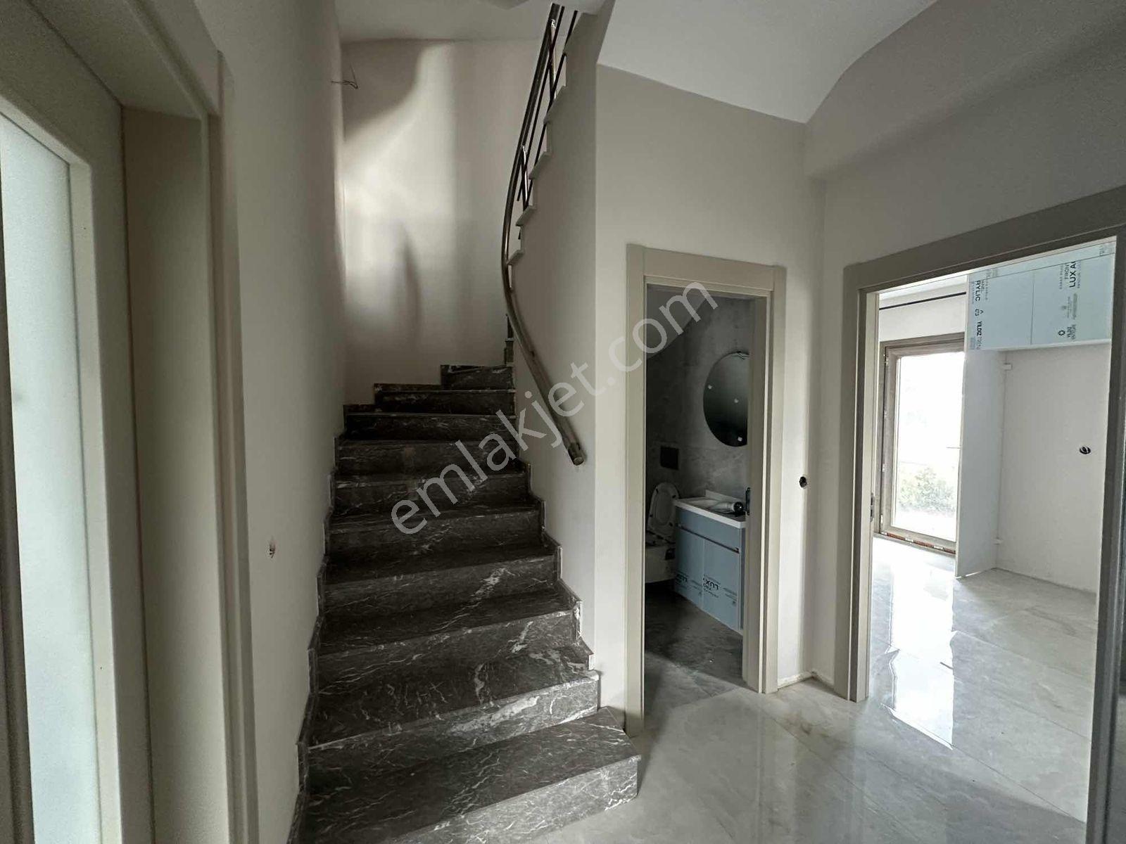 Büyükçekmece / Muratçeşme Müstakil Bahçeli Satılık 4+2 Villa - Görsel 30