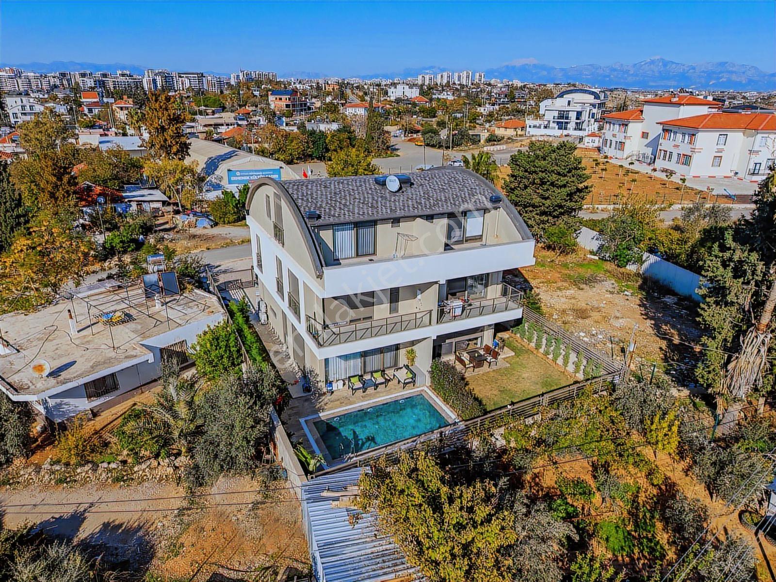 Lara Ermenekte Deniz Manzaralı 4+1 Lüks Tripleks Villa - Görsel 20