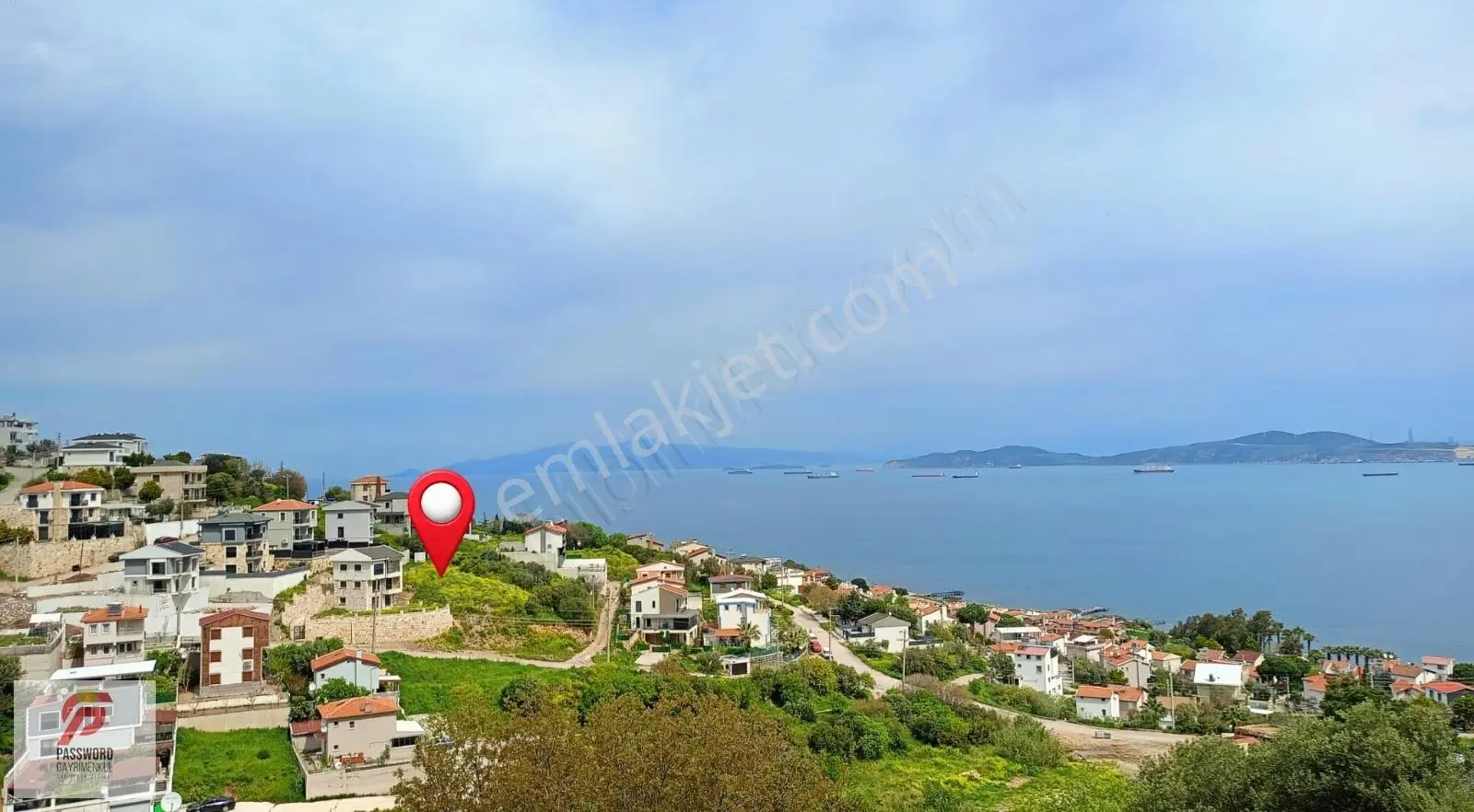 İzmir Yeni Foça'da Satılık Villa Arsası