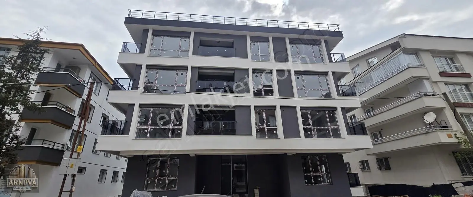 Kızılaya Yürüme Mesafesinde Satılık Sıfır 1+1 Fırsat Daire