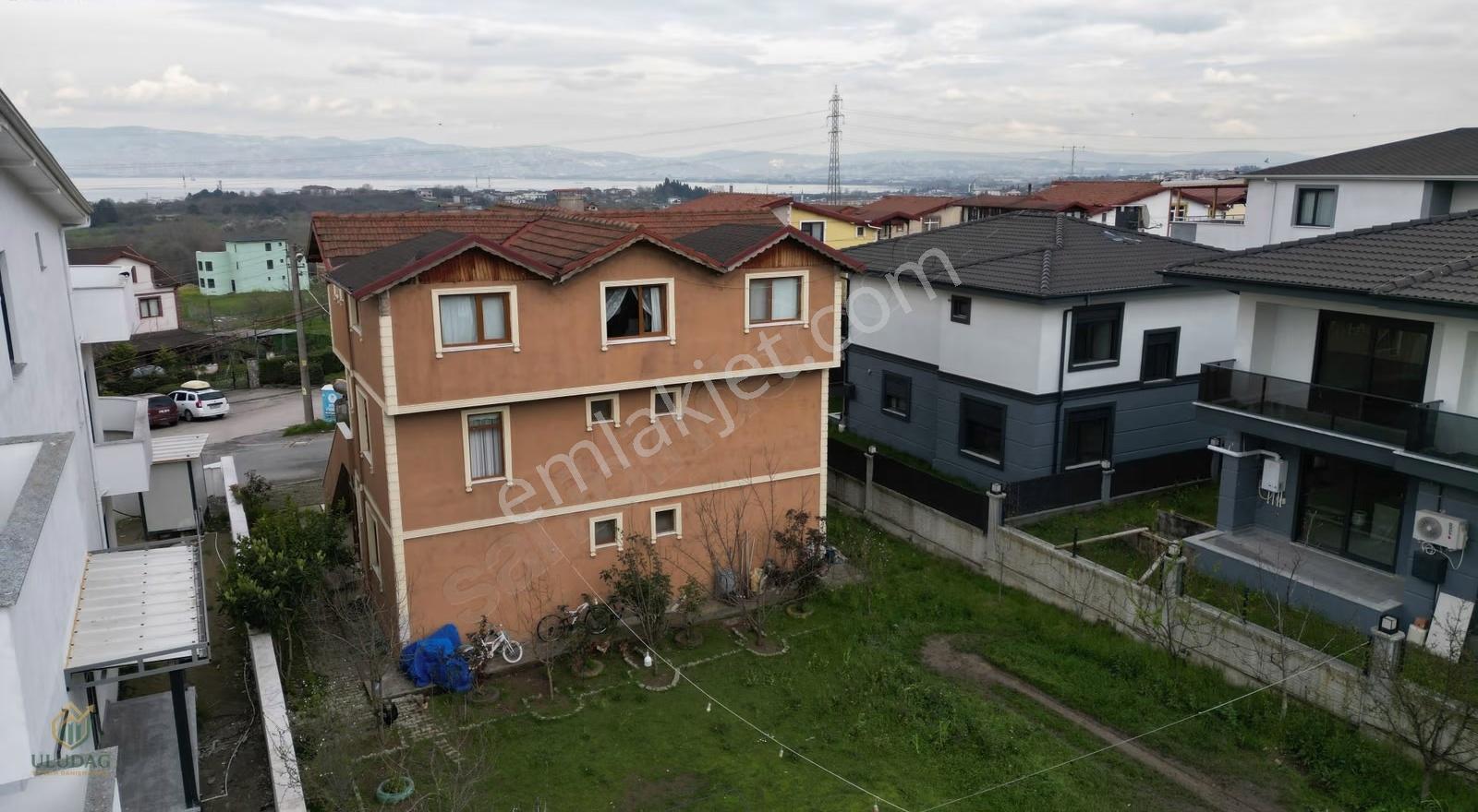 Başiskelede 650 M² Arsada 3 Daireli Müstakil Bina - Görsel 2