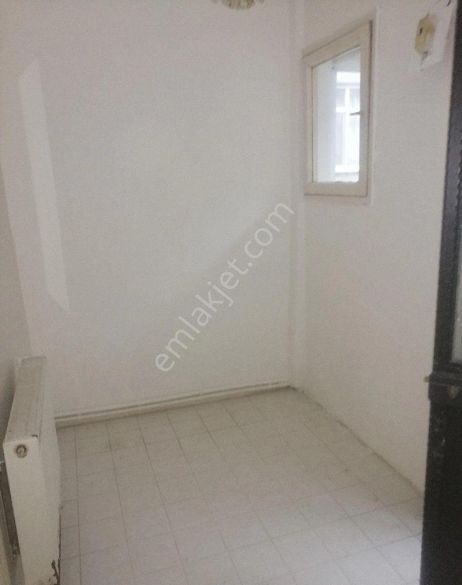 Çiğdem Mahallesi Caferağa Sokakta Kiralık 2+1 Daire - Görsel 3
