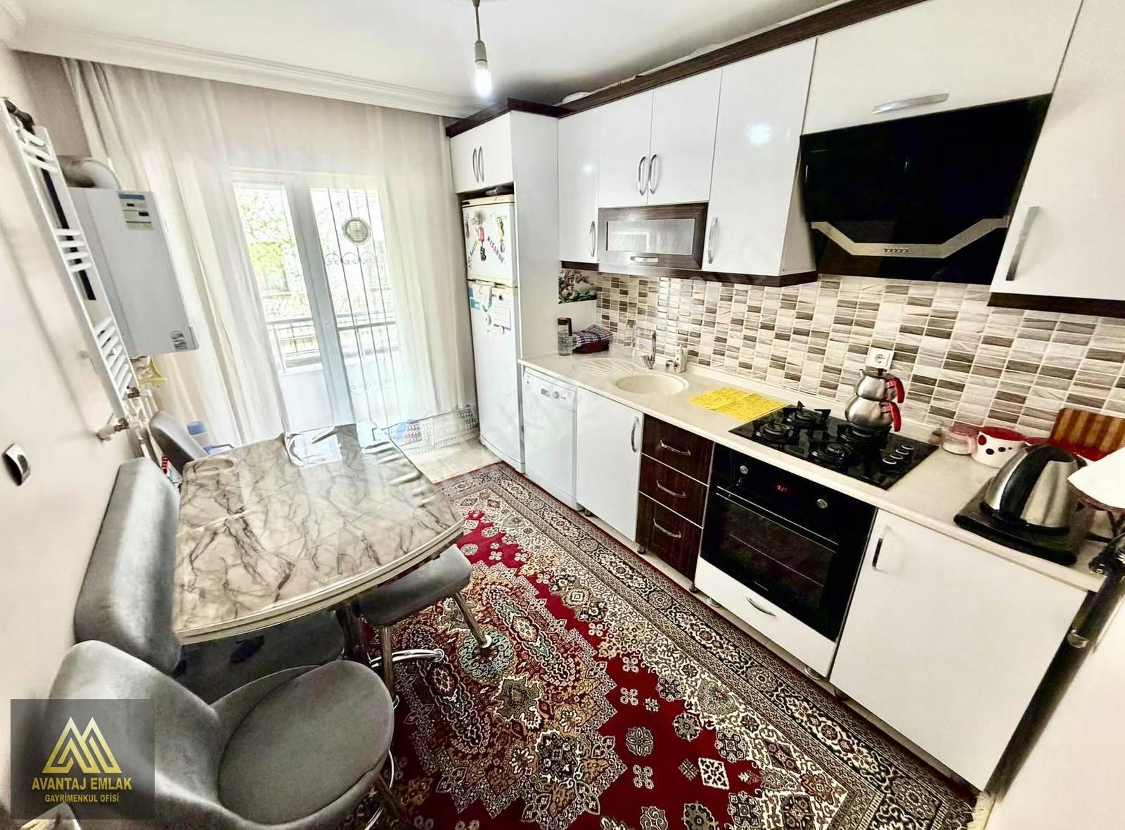 Avantaj'dan Yeşilbayır'da Cadde Dibi Kat Konumlu Geniş 2+1 Daire