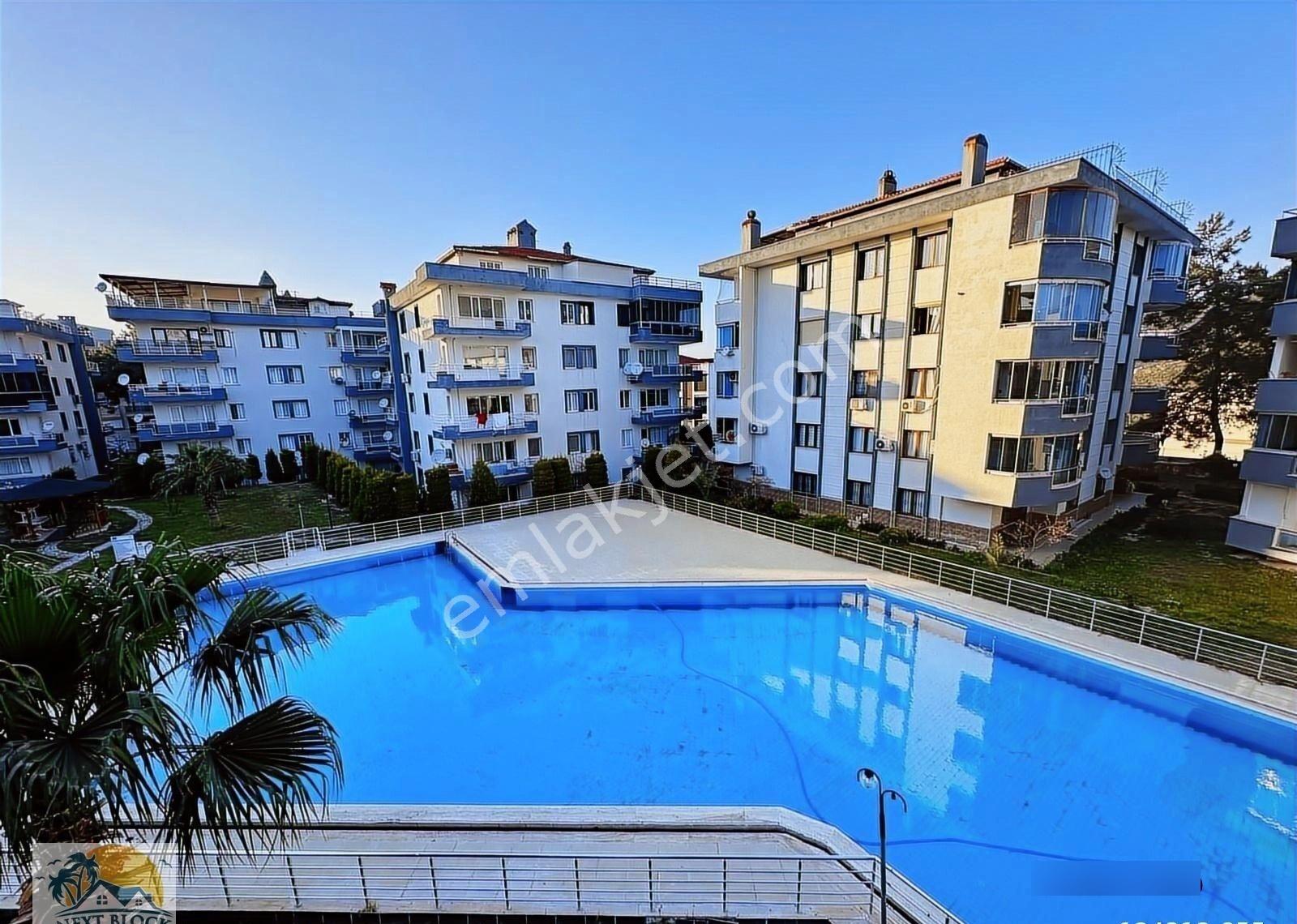 Kuşadası Şahan Sitesi'nde 3+1 Geniş Ve Doğalgazlı Daire - Görsel 12