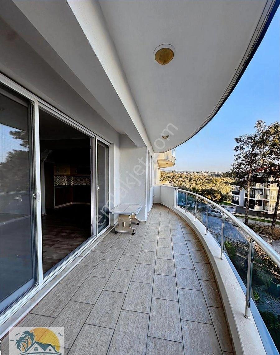 Kuşadası Şahan Sitesi'nde 3+1 Geniş Ve Doğalgazlı Daire - Görsel 9