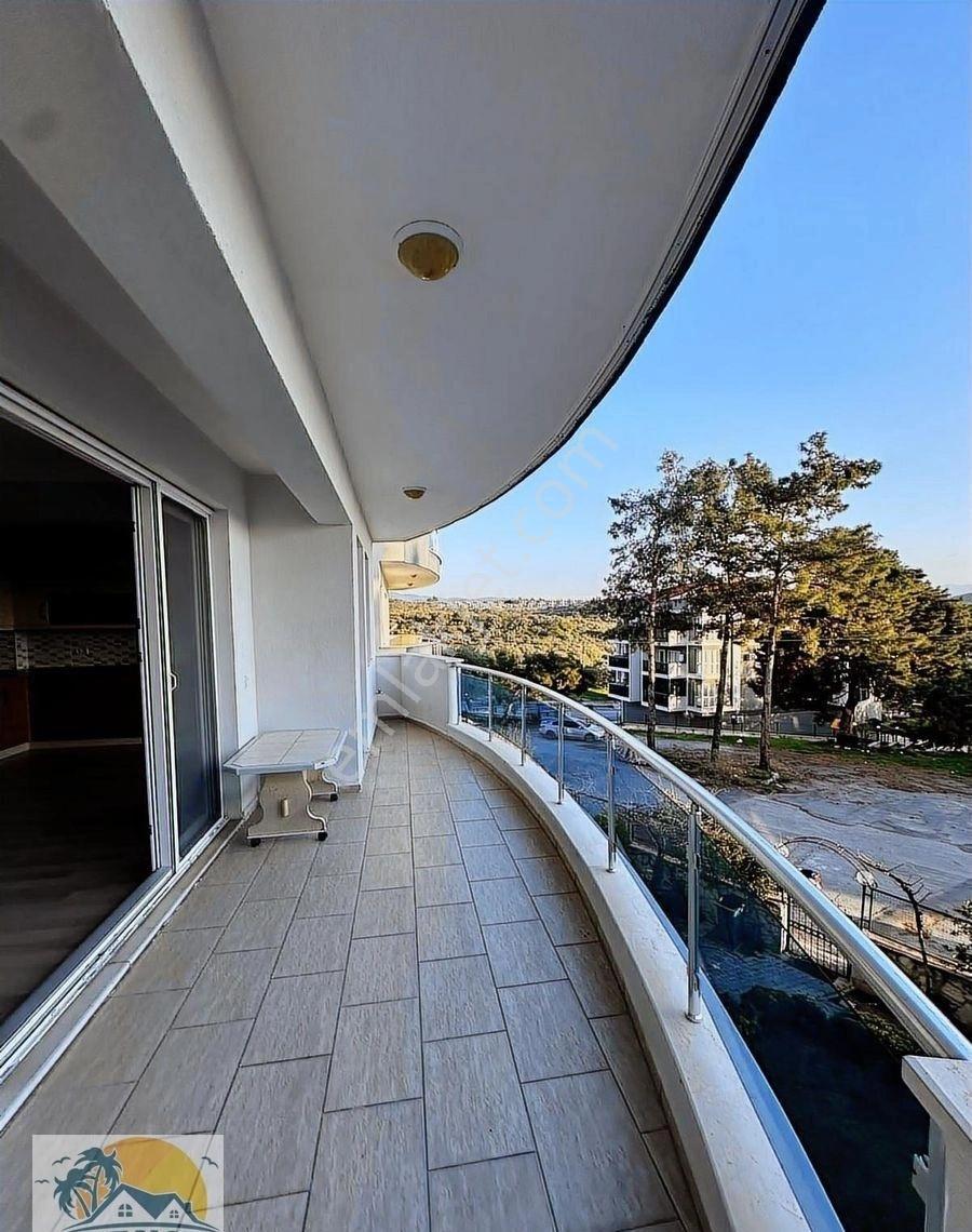 Kuşadası Şahan Sitesi'nde 3+1 Geniş Ve Doğalgazlı Daire - Görsel 2
