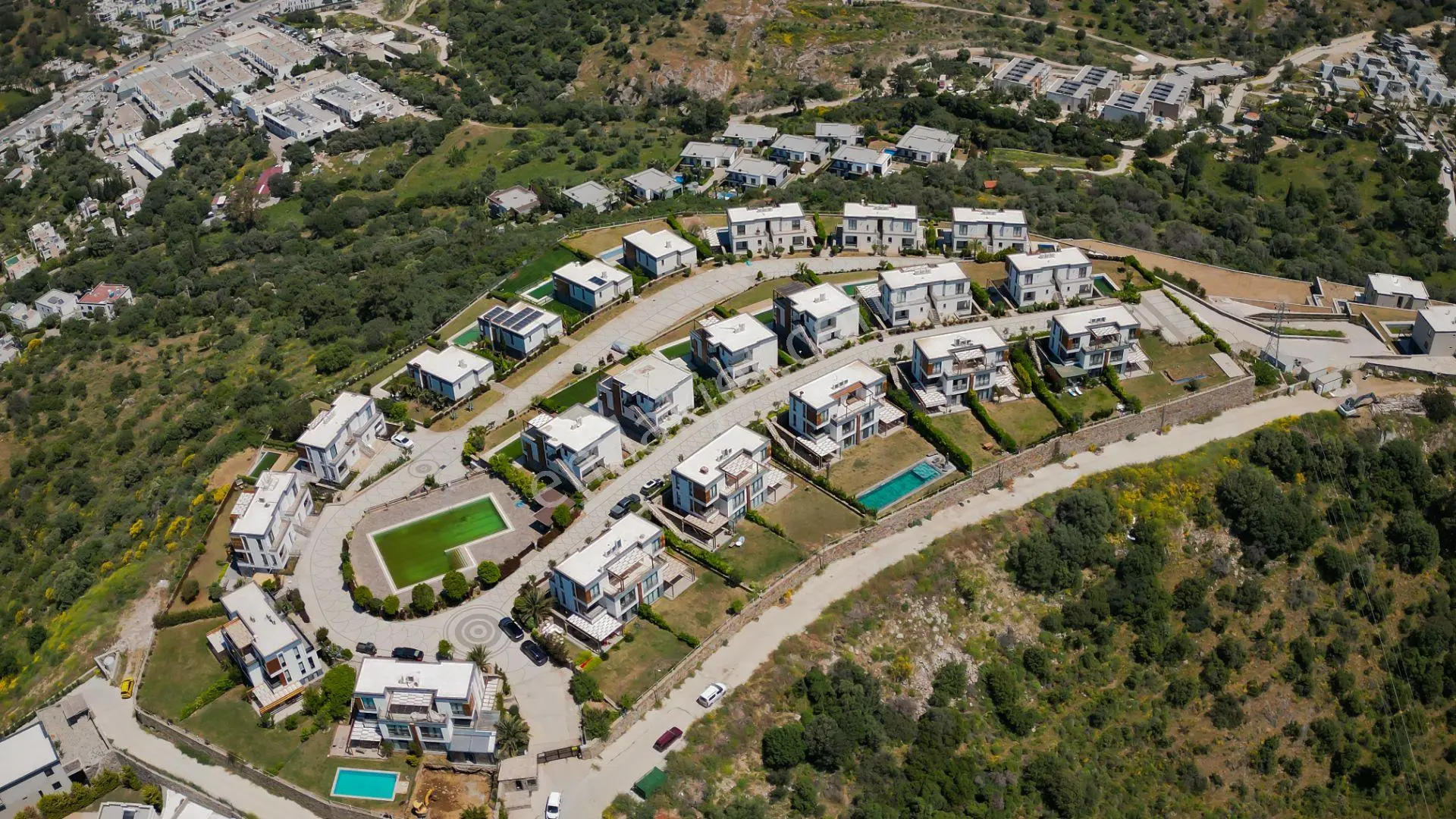 Yalıkavak Gökçebel Havuzlu Site İçinde Satılık Bahçe Dubleksi