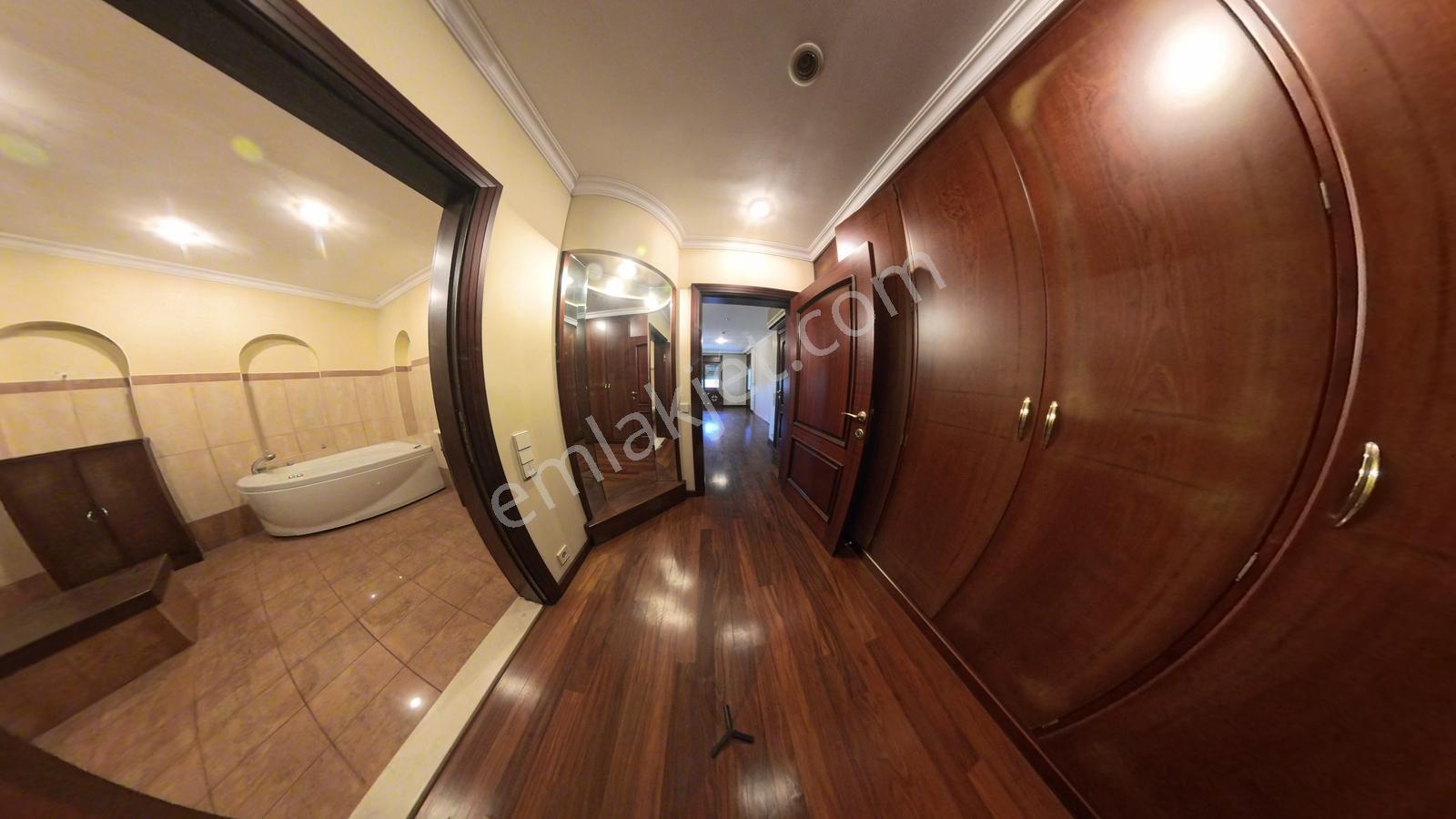 Nakkaştepe'de Kiralık Villa! Nakkaştepe Sitesinde 8+2 - Görsel 25