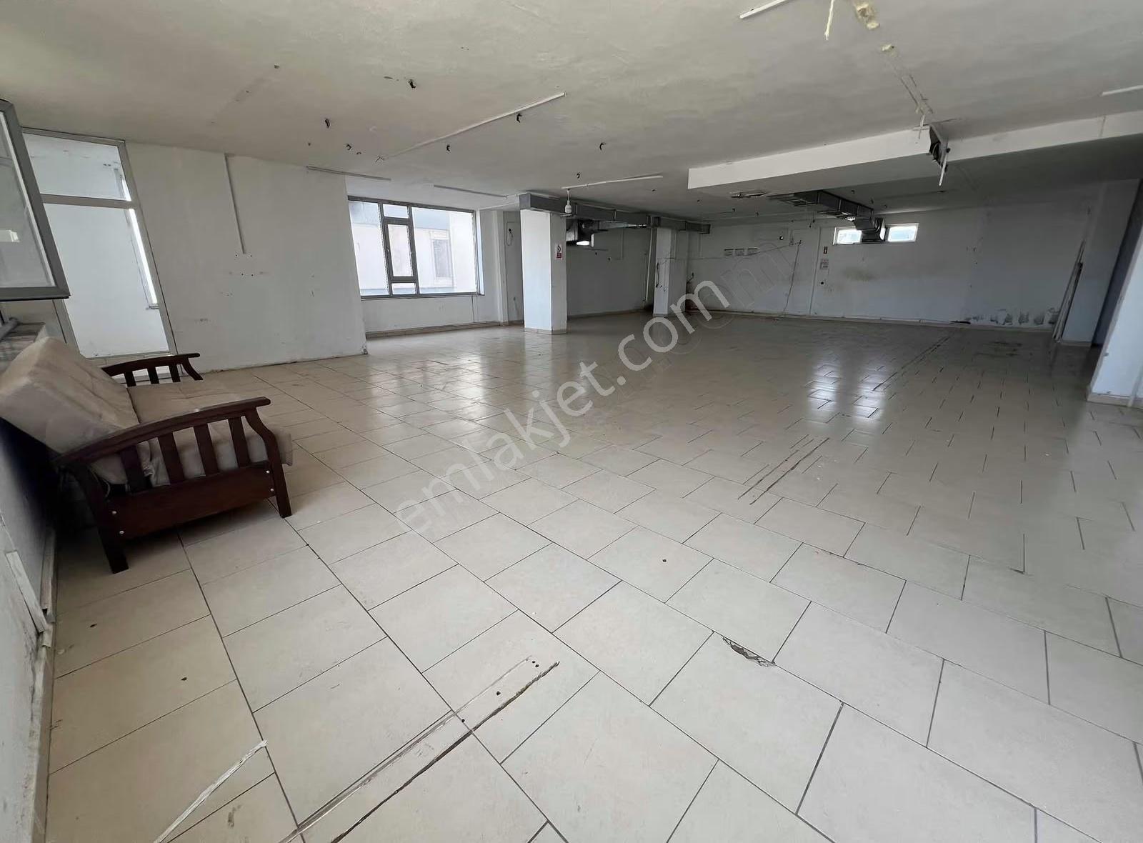 Altınovada Kiralık Ruhsatlı 1000m2 İş Merkezi - Görsel 19